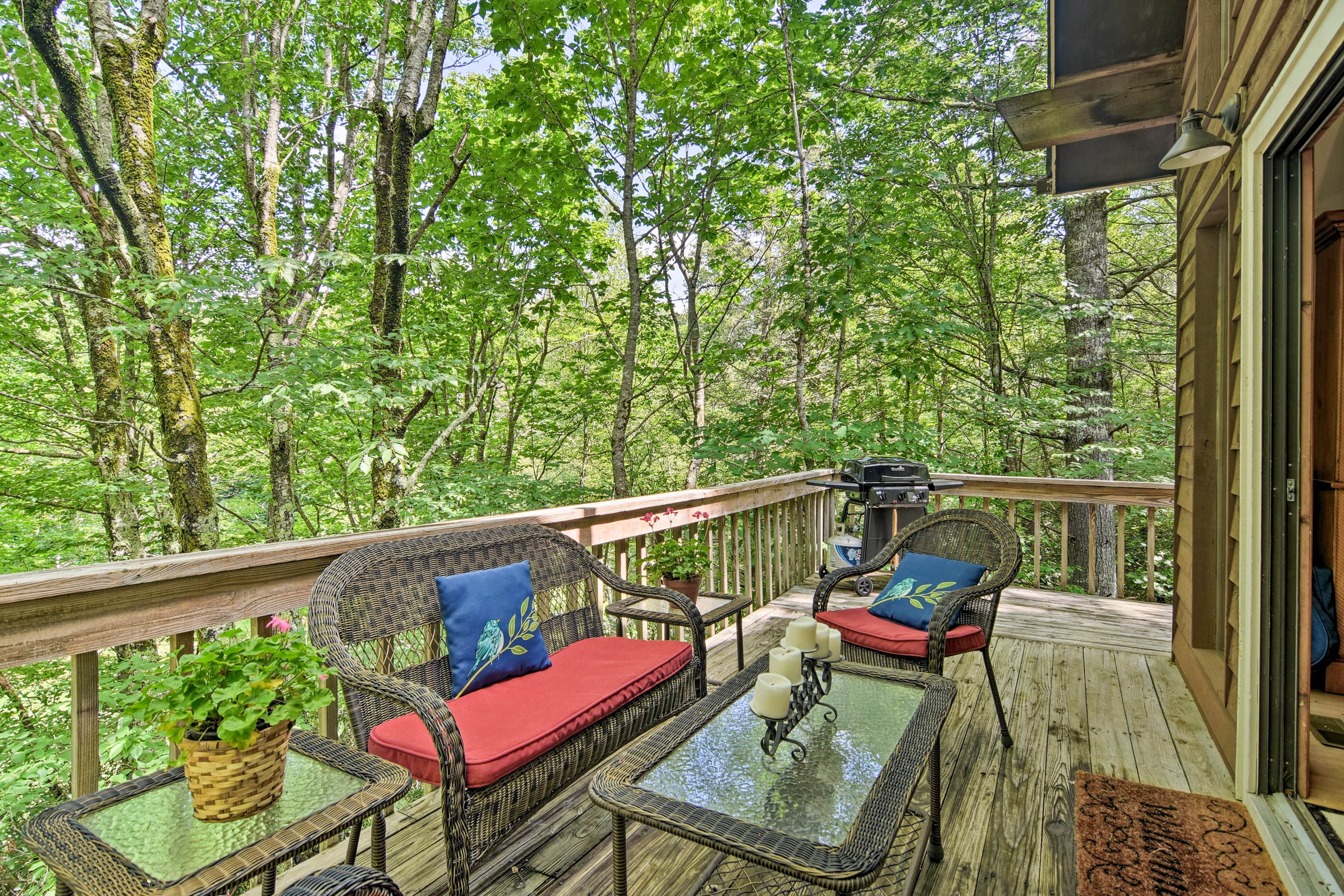 ‘Bigfoot's Mountain Lodge’ can comfortably sleep 10 guests.