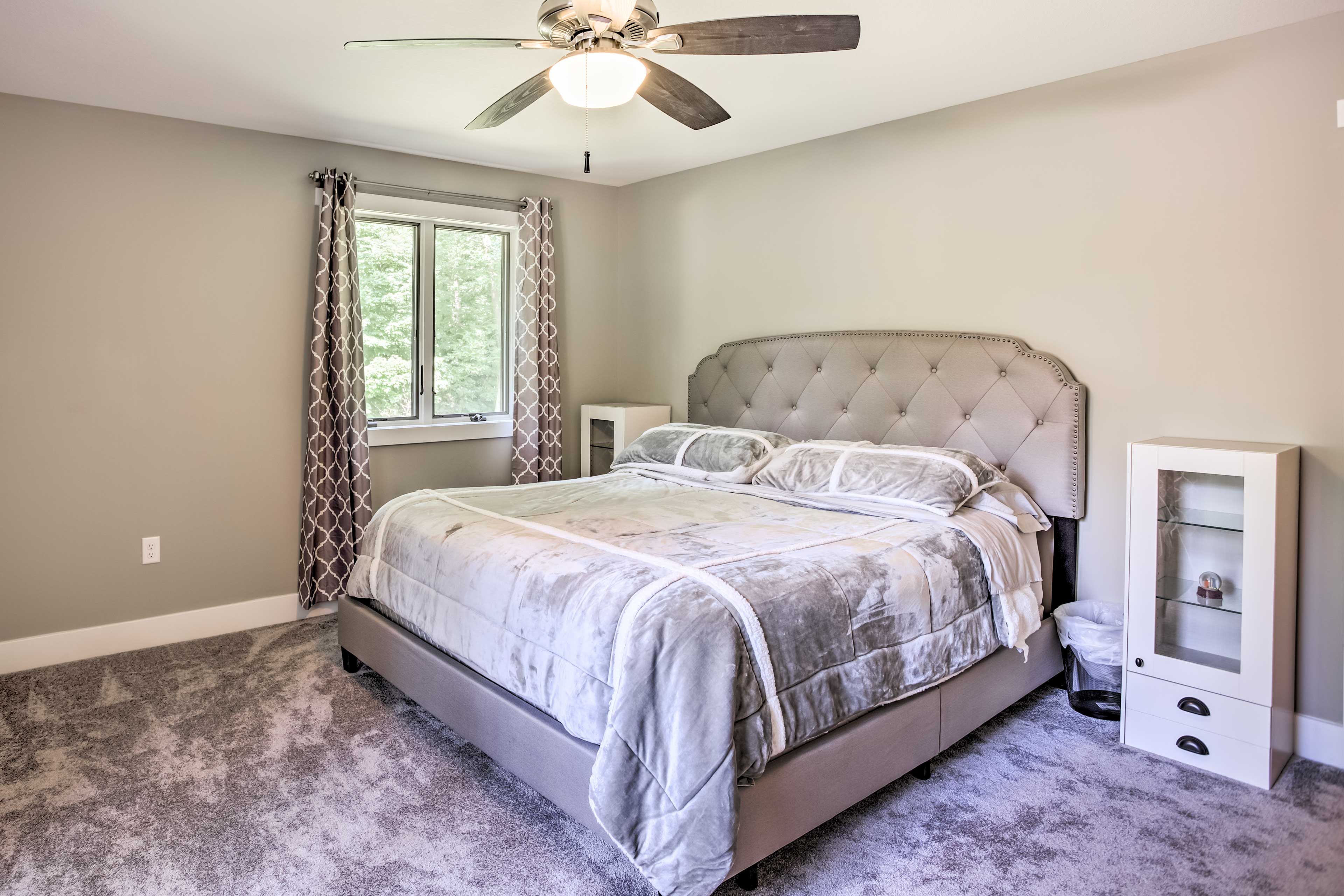 Bedroom 2 | King Bed