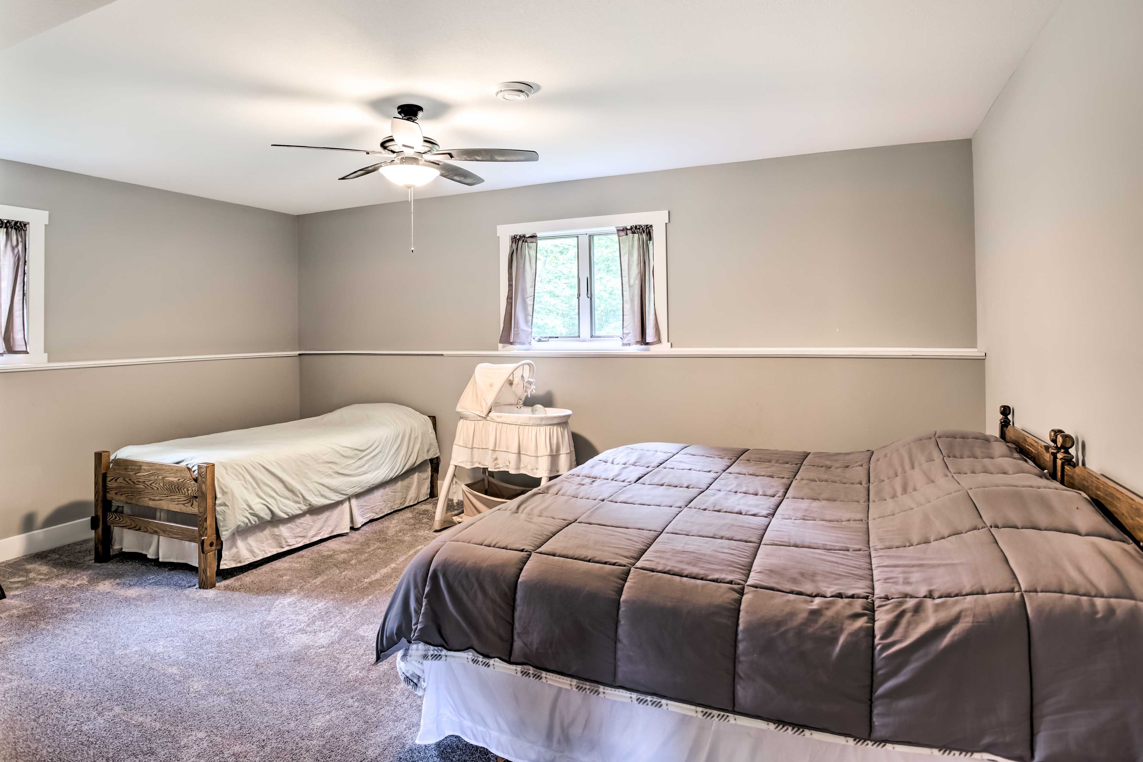 Bedroom 3 | King Bed, Twin Bed, Crib