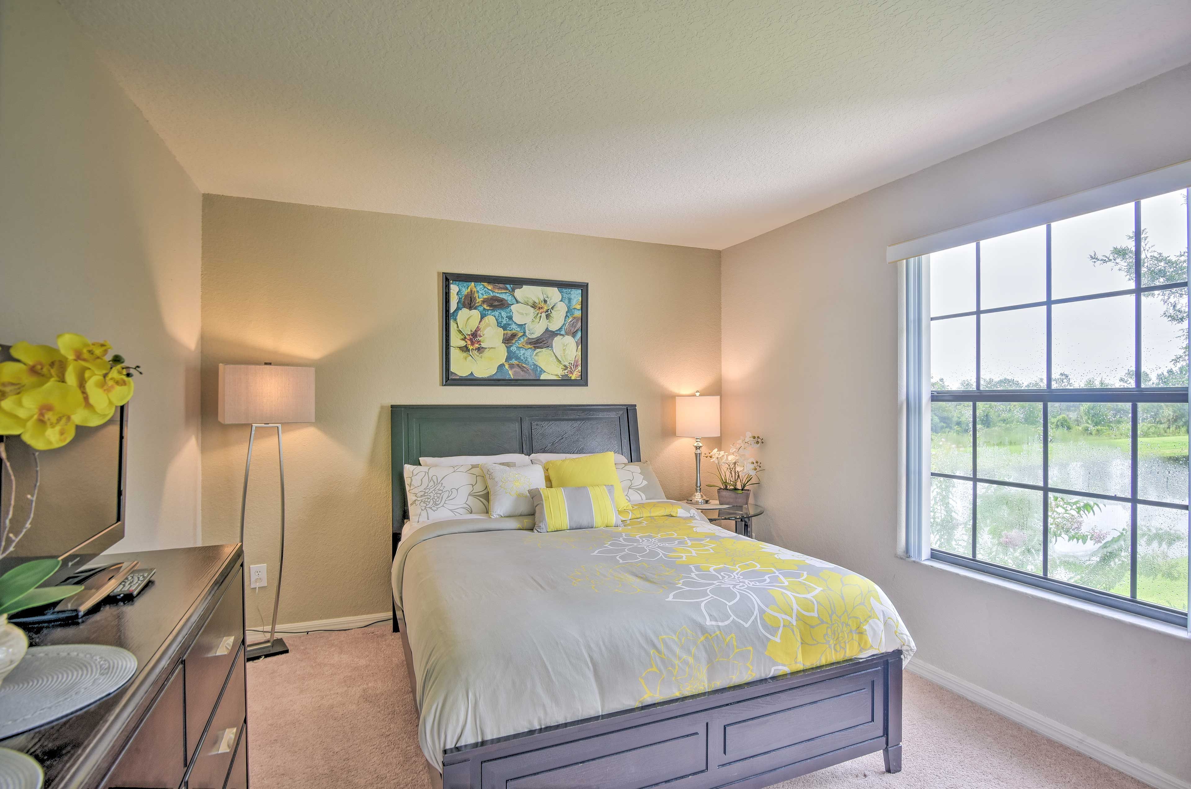 Bedroom 2 | Queen Bed