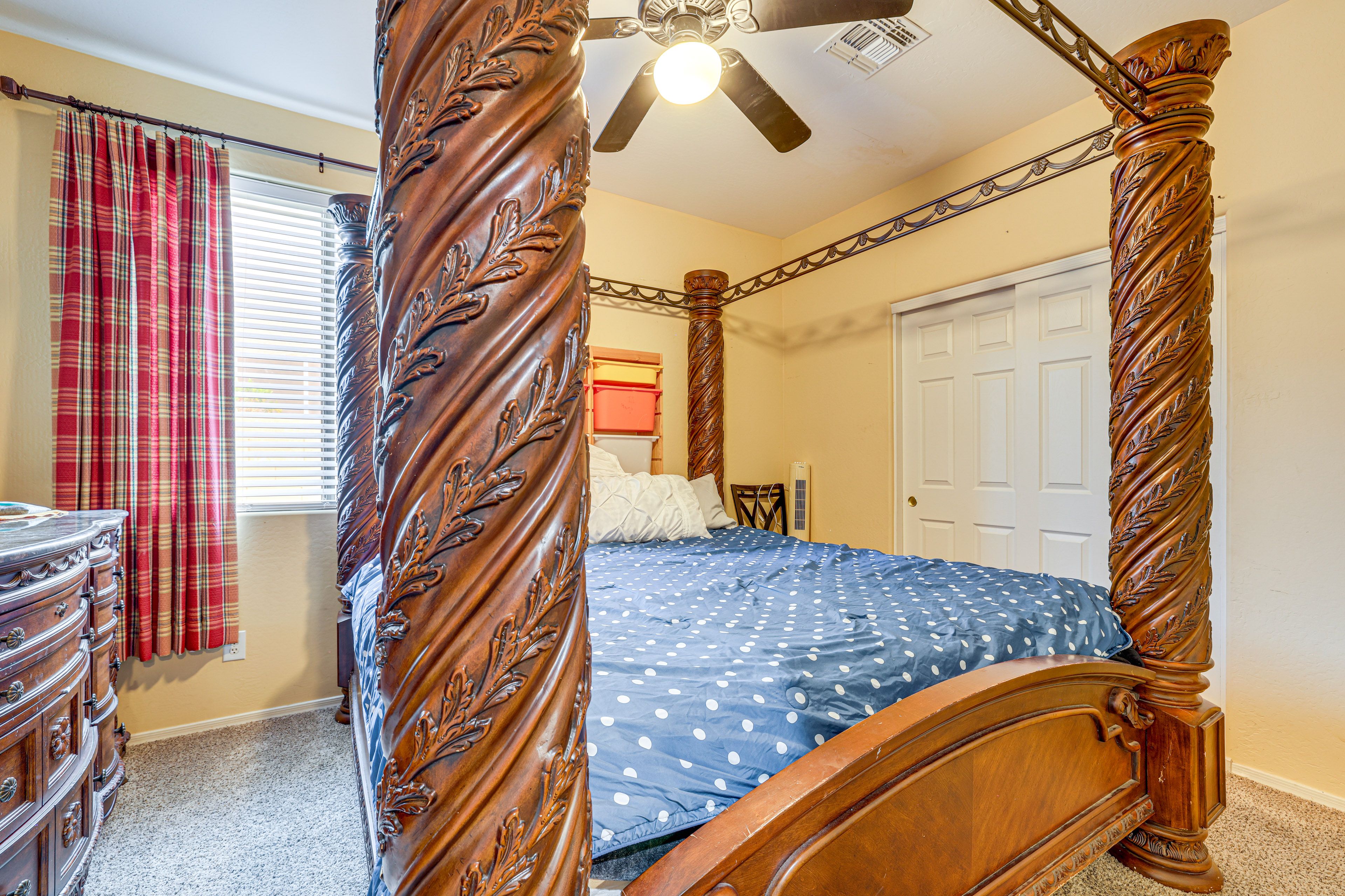 Bedroom 2 | 1st Floor | Queen Bed