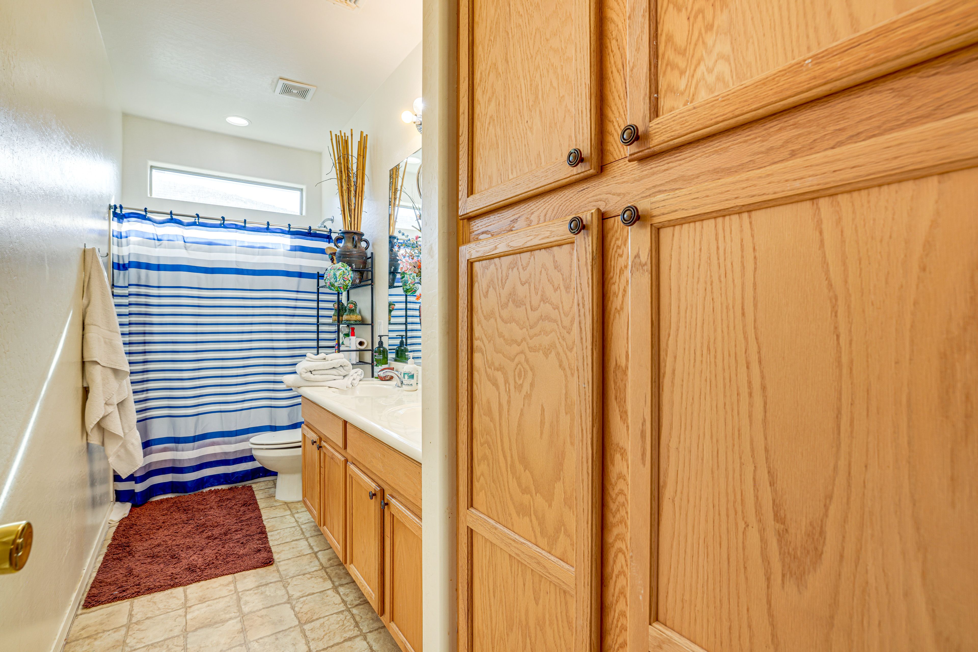Full Bathroom | 2nd Floor
