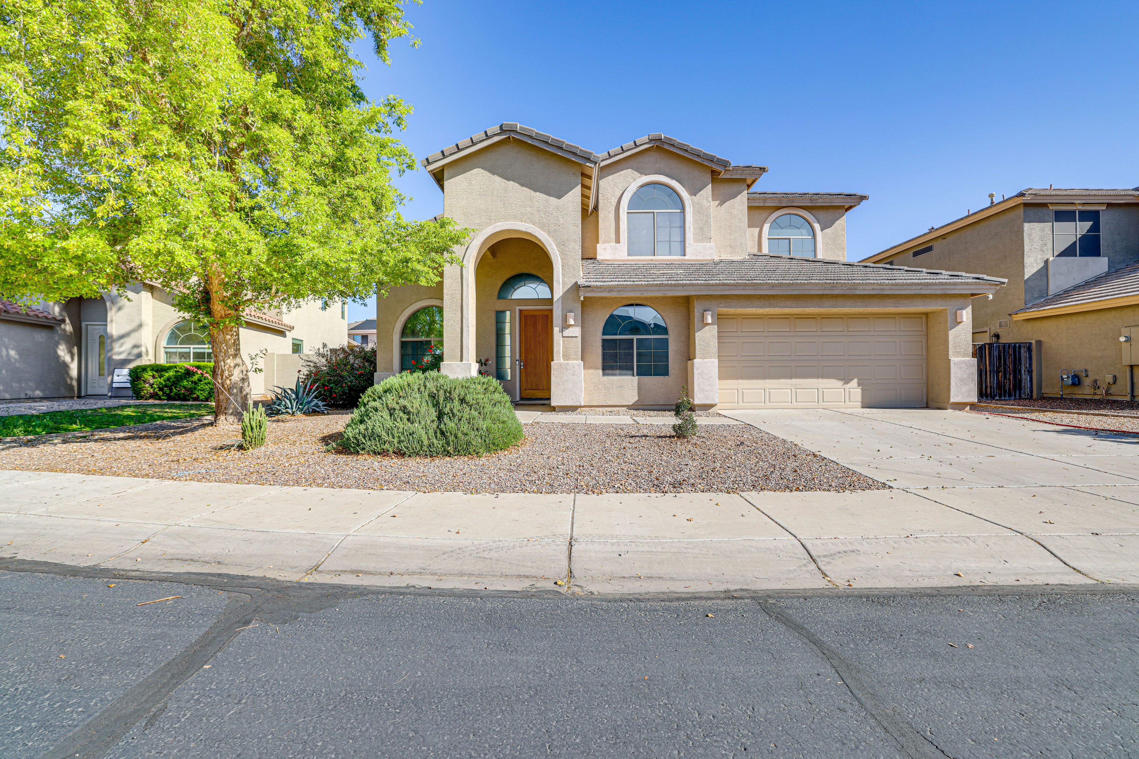 Maricopa Vacation Rental | 5BR | 3BA | 1 Step to Enter | 3,149 Sq Ft