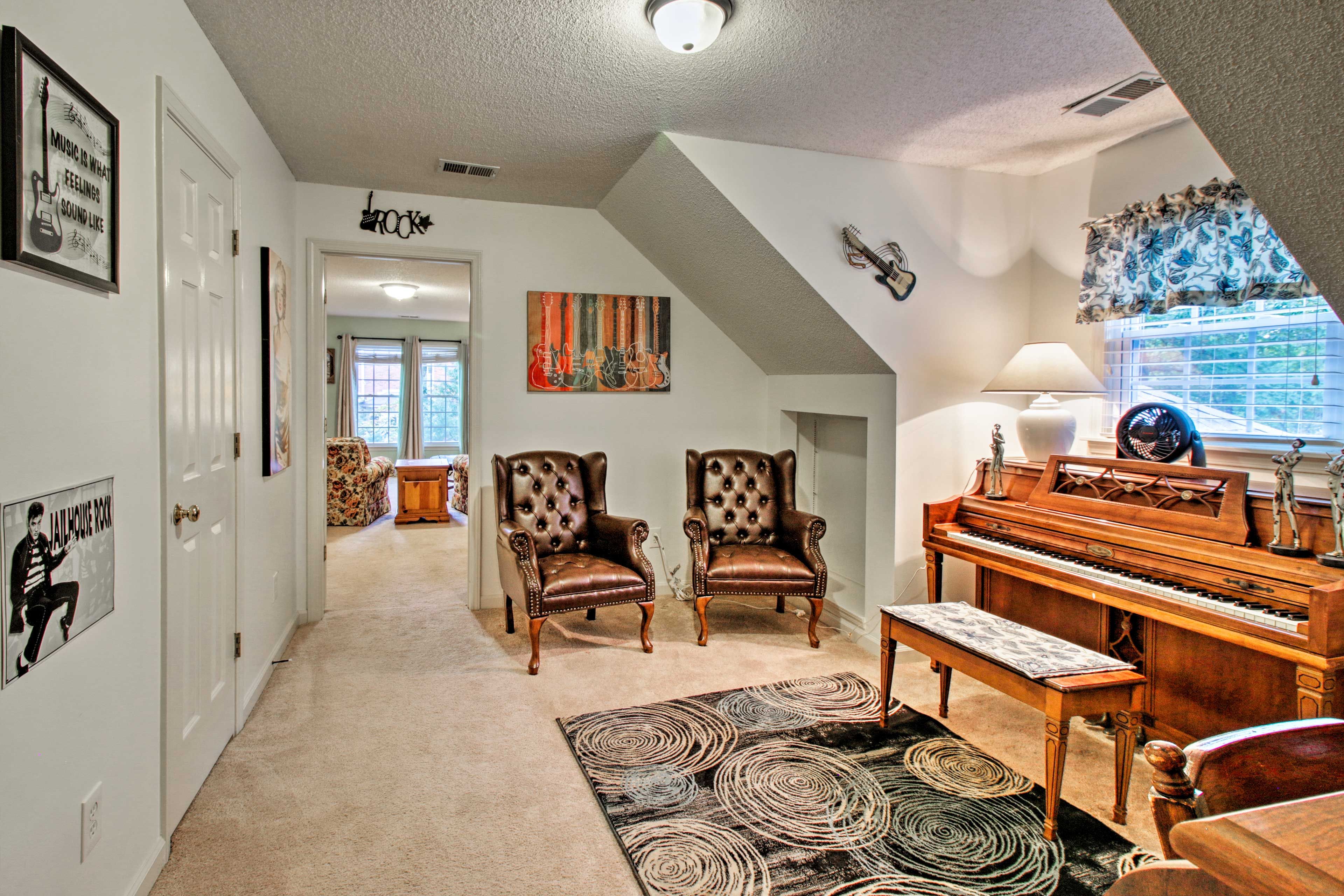 It's never too late to learn how to play piano!