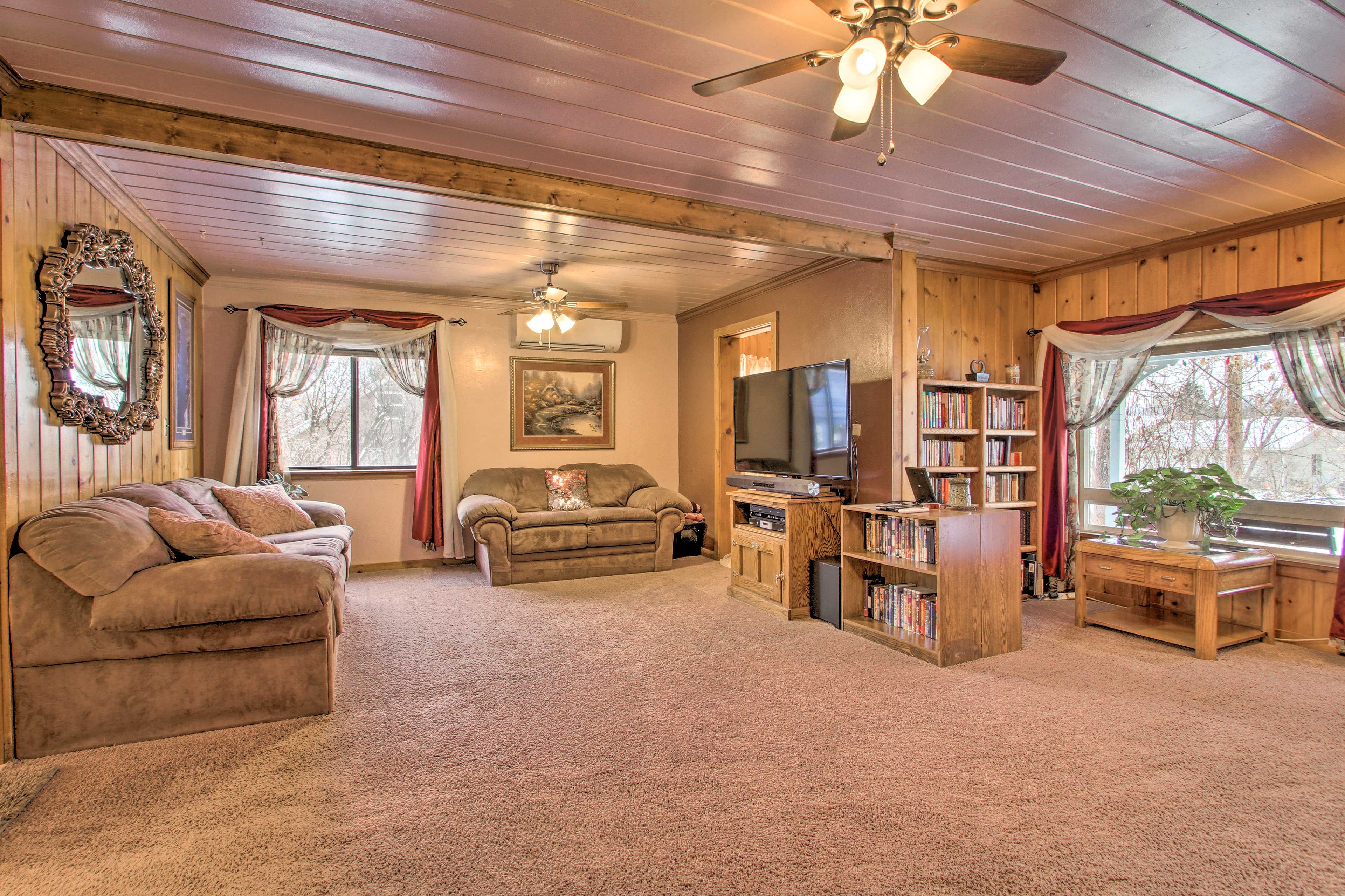 Living Room | Free WiFi