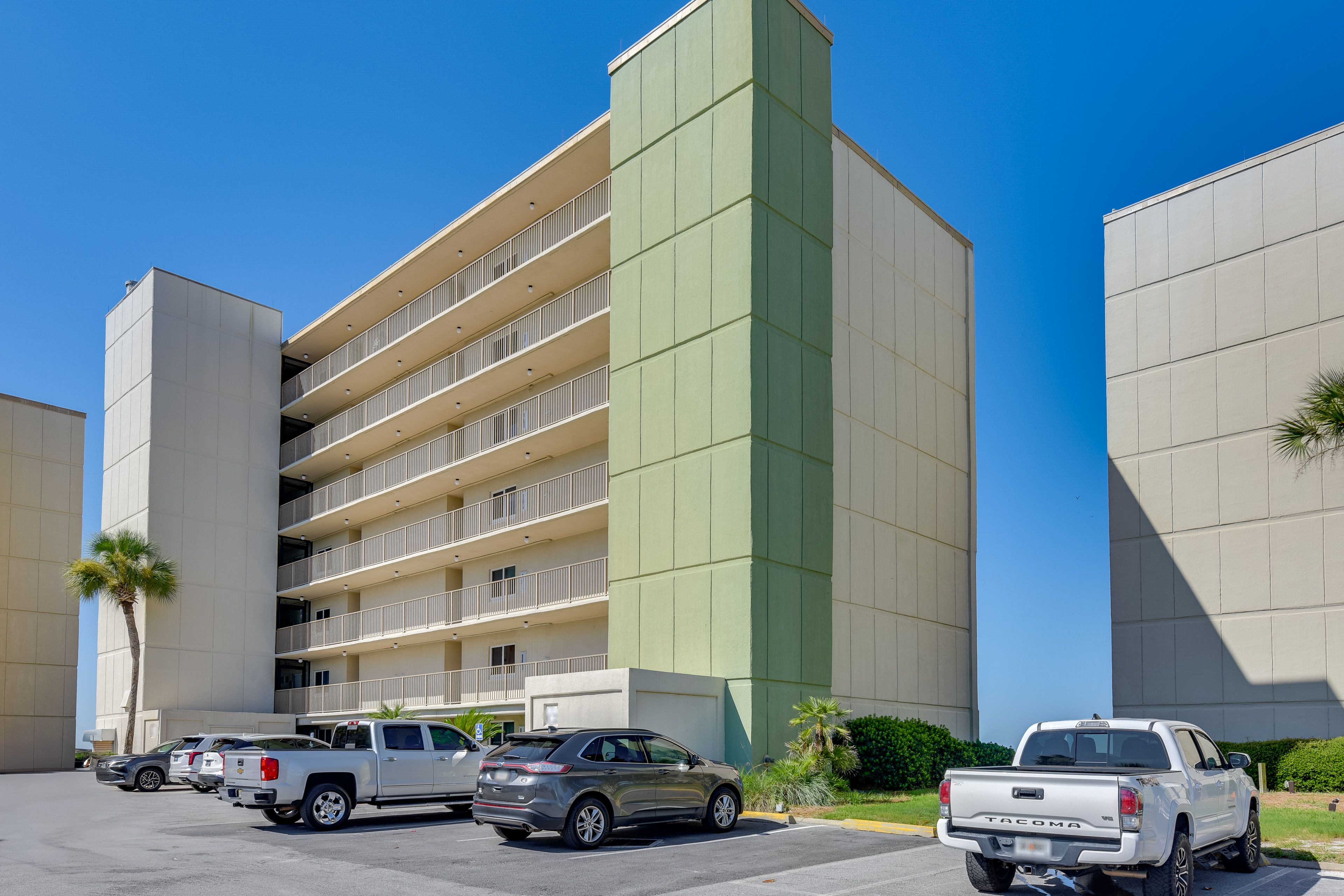 Parking | Open Lot (First-Come, First-Served)