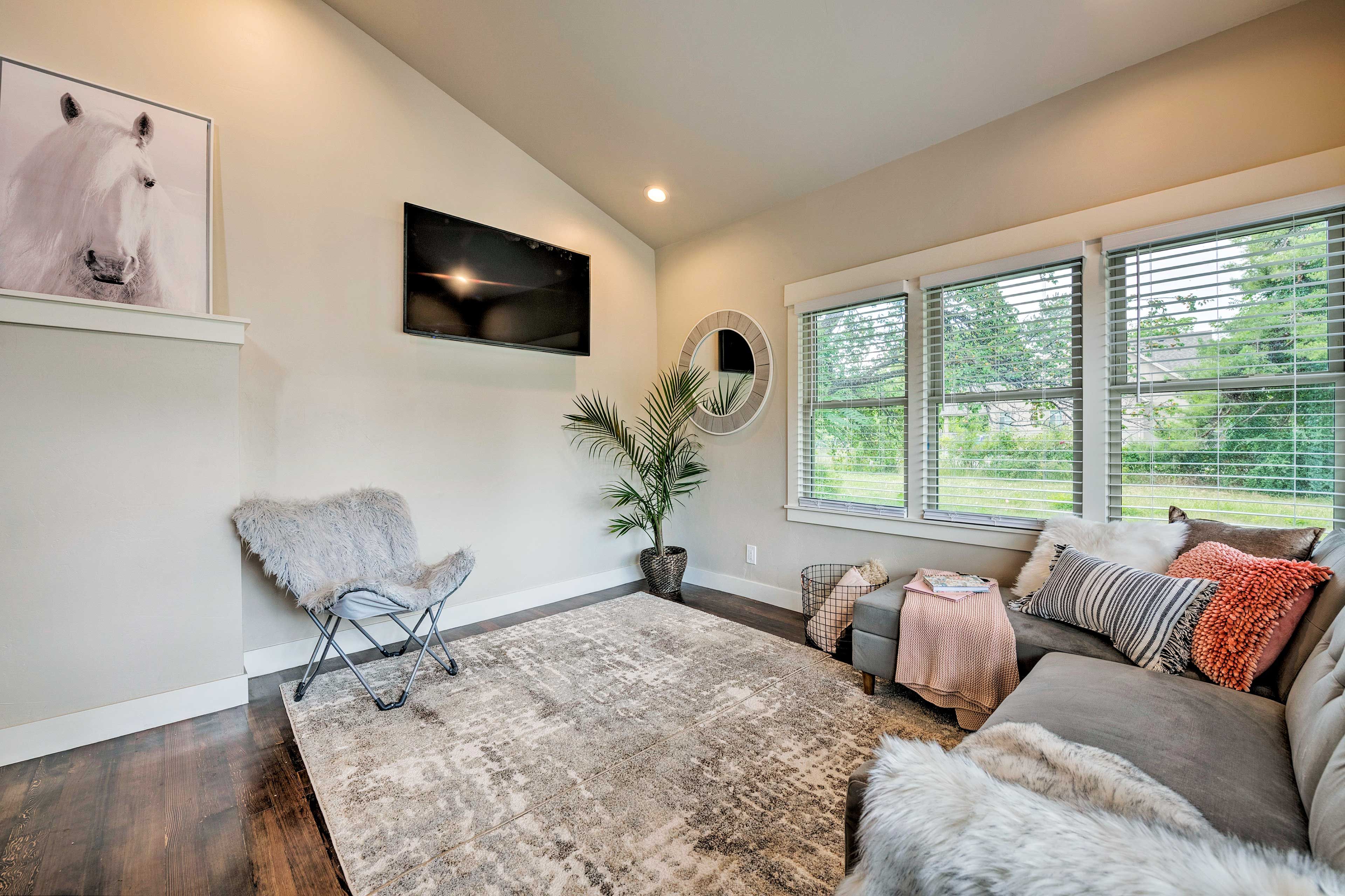 Lower-Level Den | Smart TV | Free WiFi