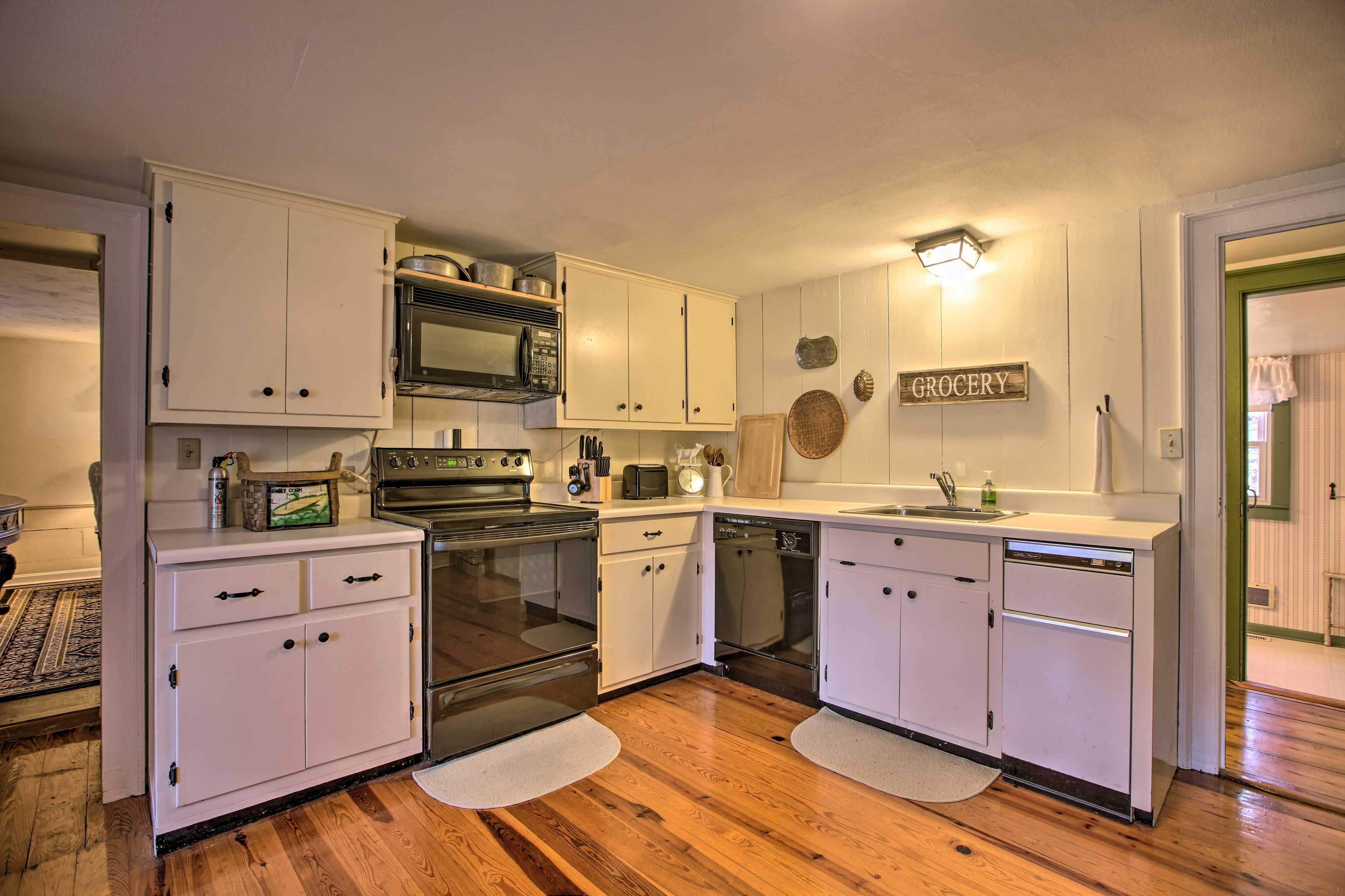 Kitchen | Cooking Basics Provided