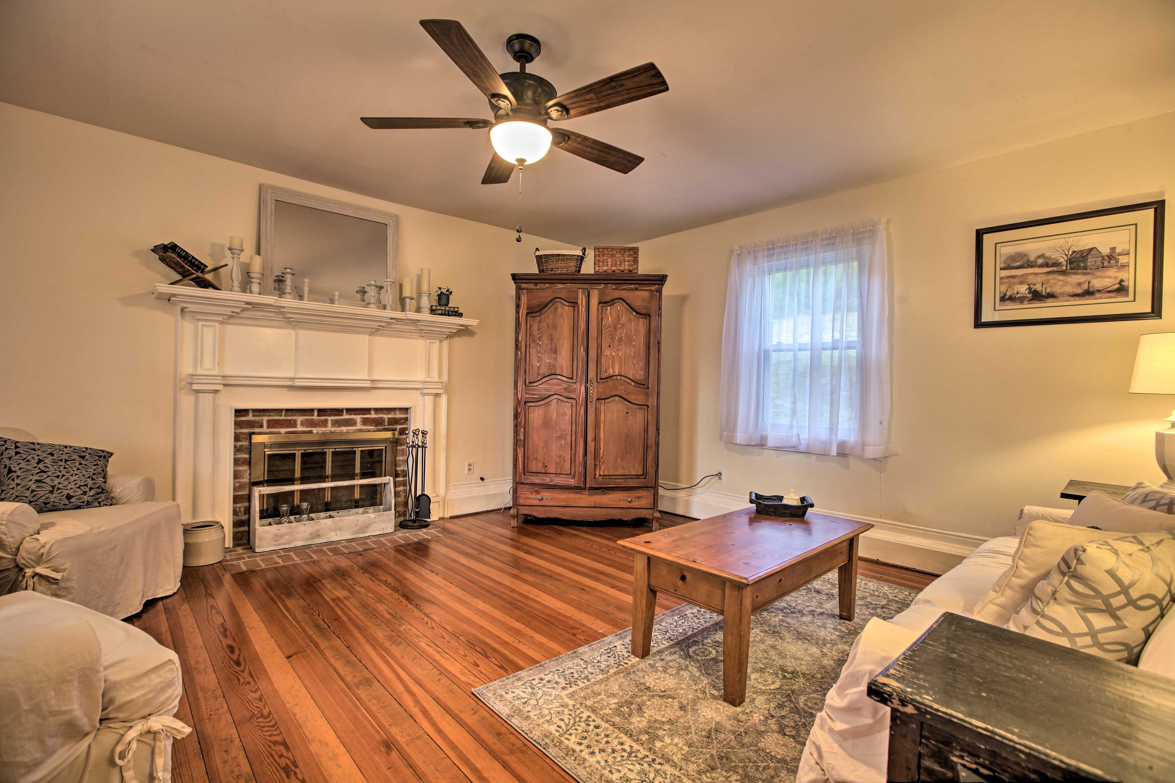 Living Room | Free WiFi
