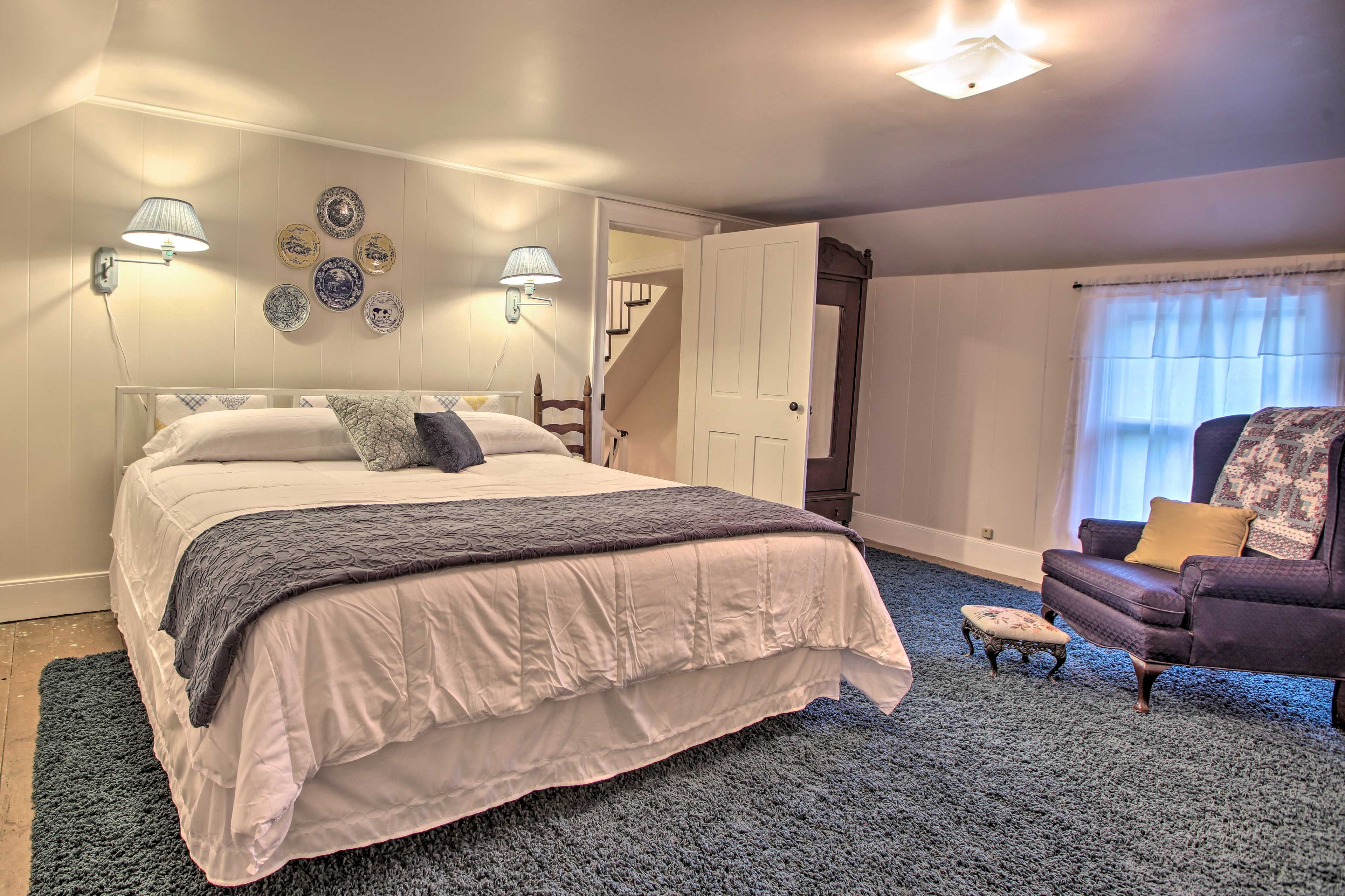 Bedroom 1 | King Bed