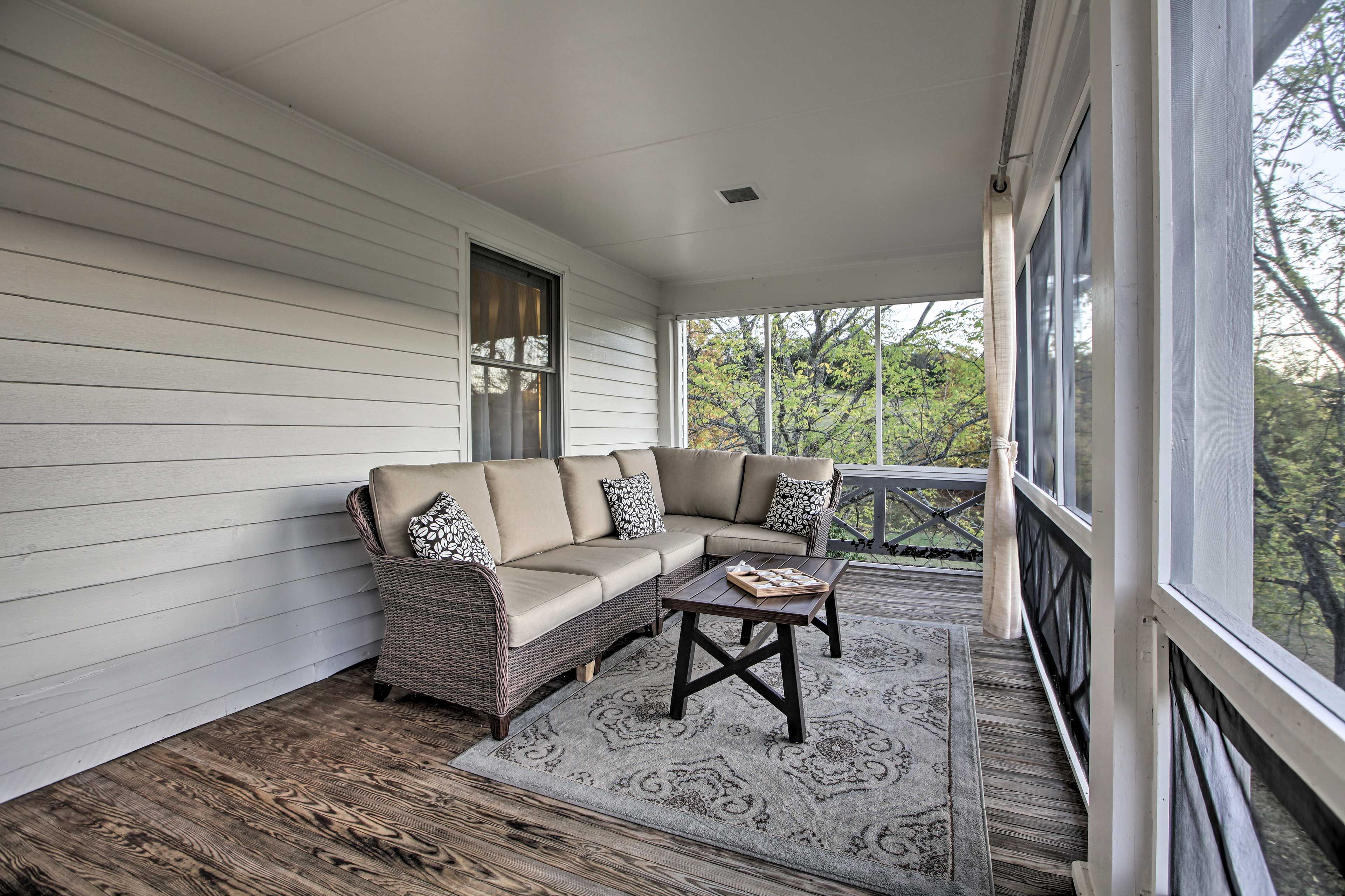 Screened Porch | Outside WiFi Connectivity