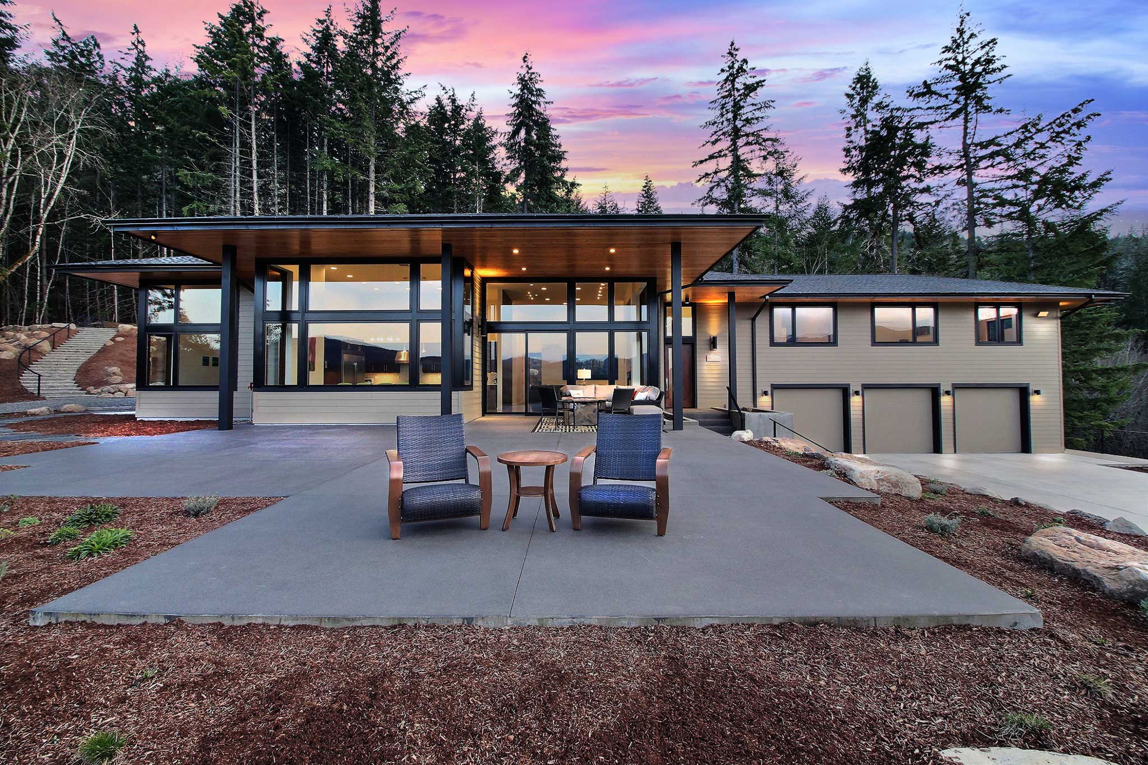 White Salmon Vacation Rental | 5BR | 5BA | Stairs Required | 3,600 Sq Ft