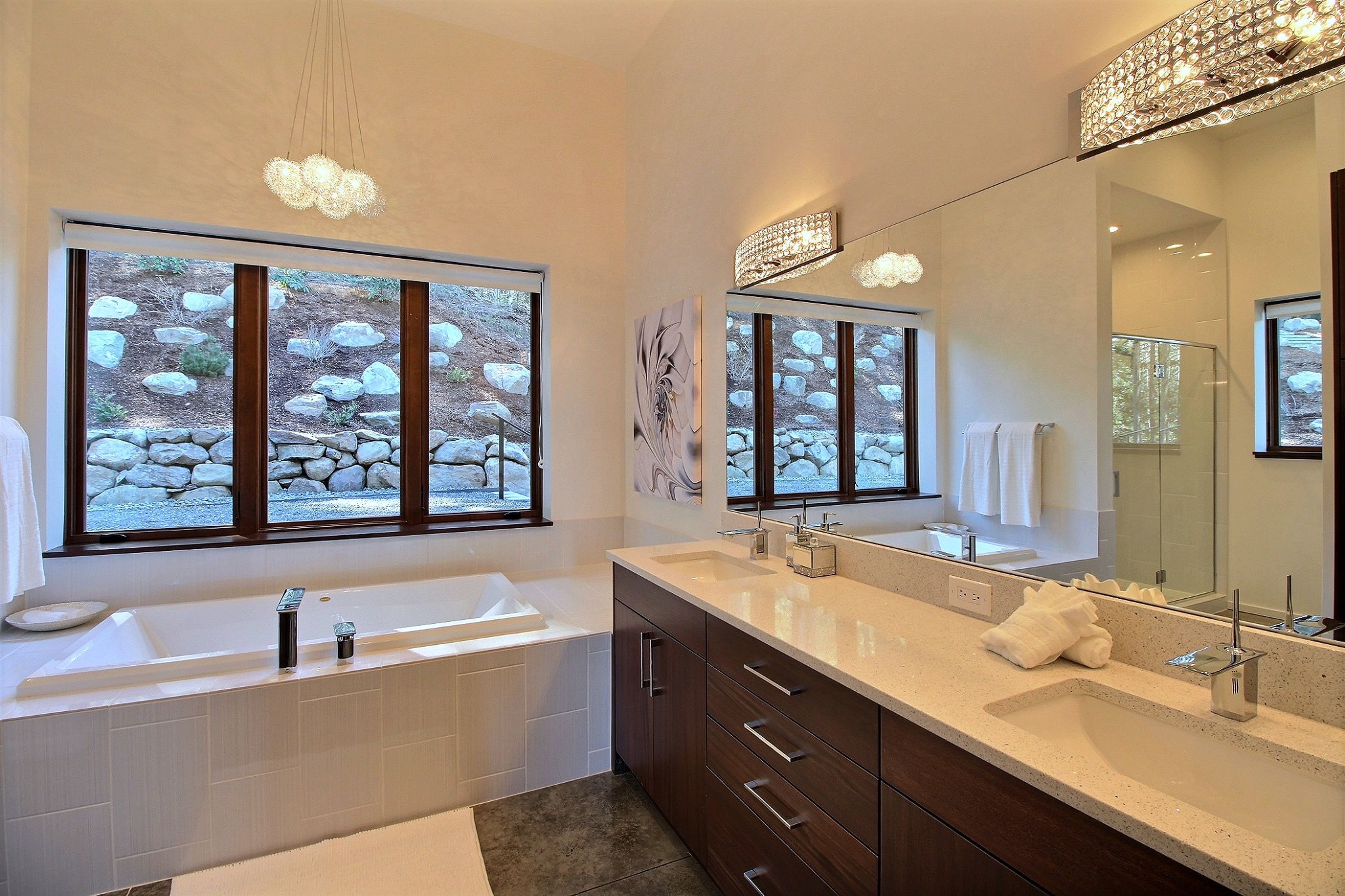 Full Bathroom | Linens & Towels