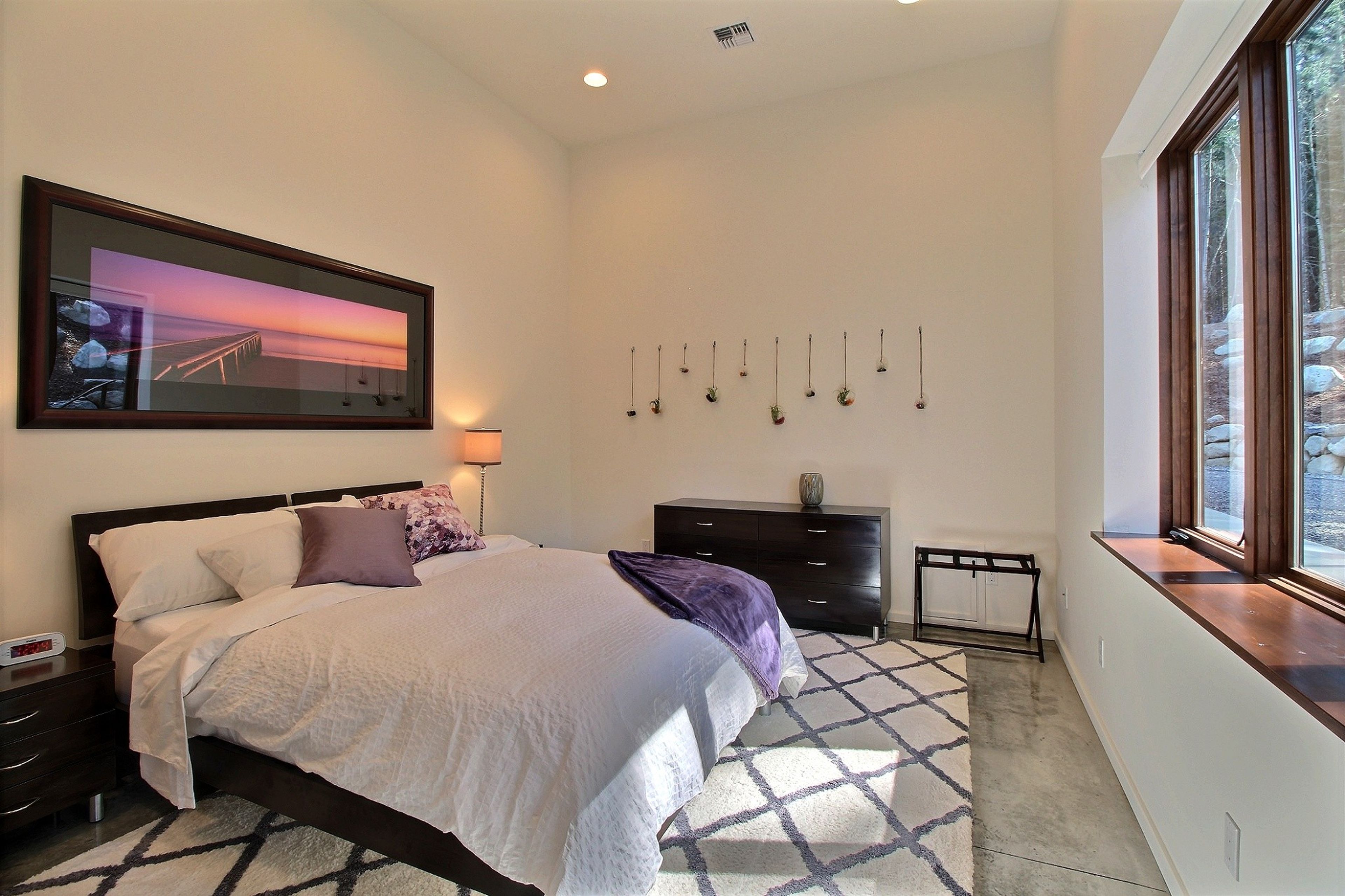 Bedroom 2 | Queen Bed