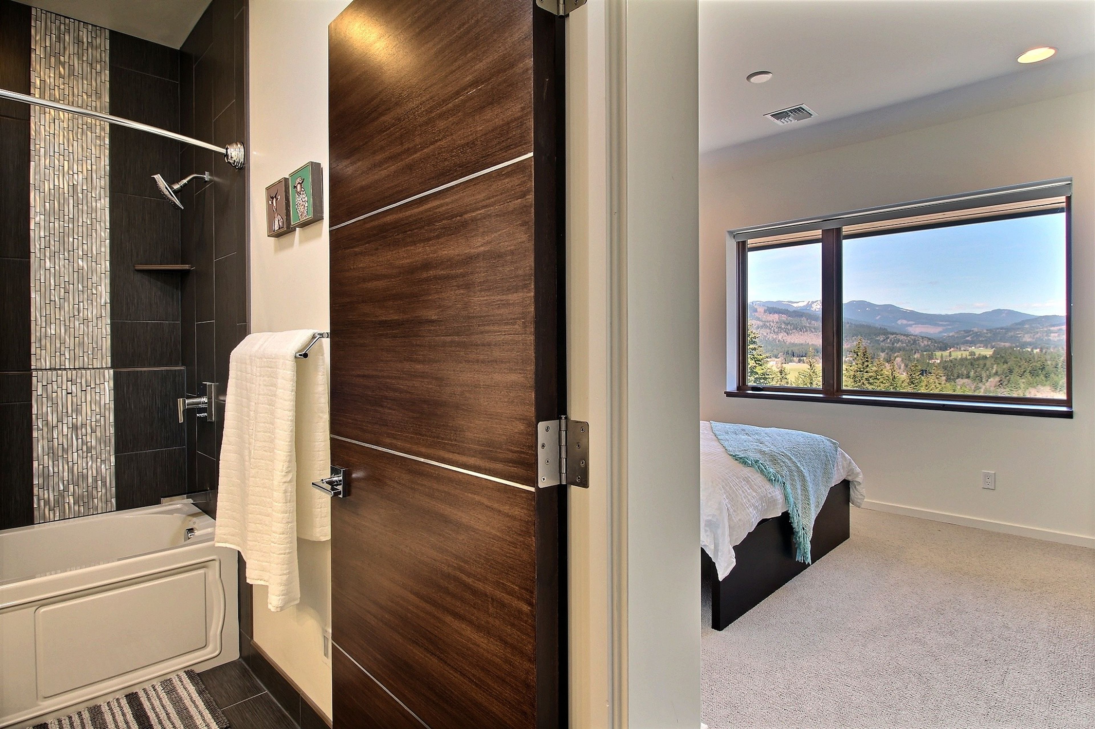 En-Suite Bathroom