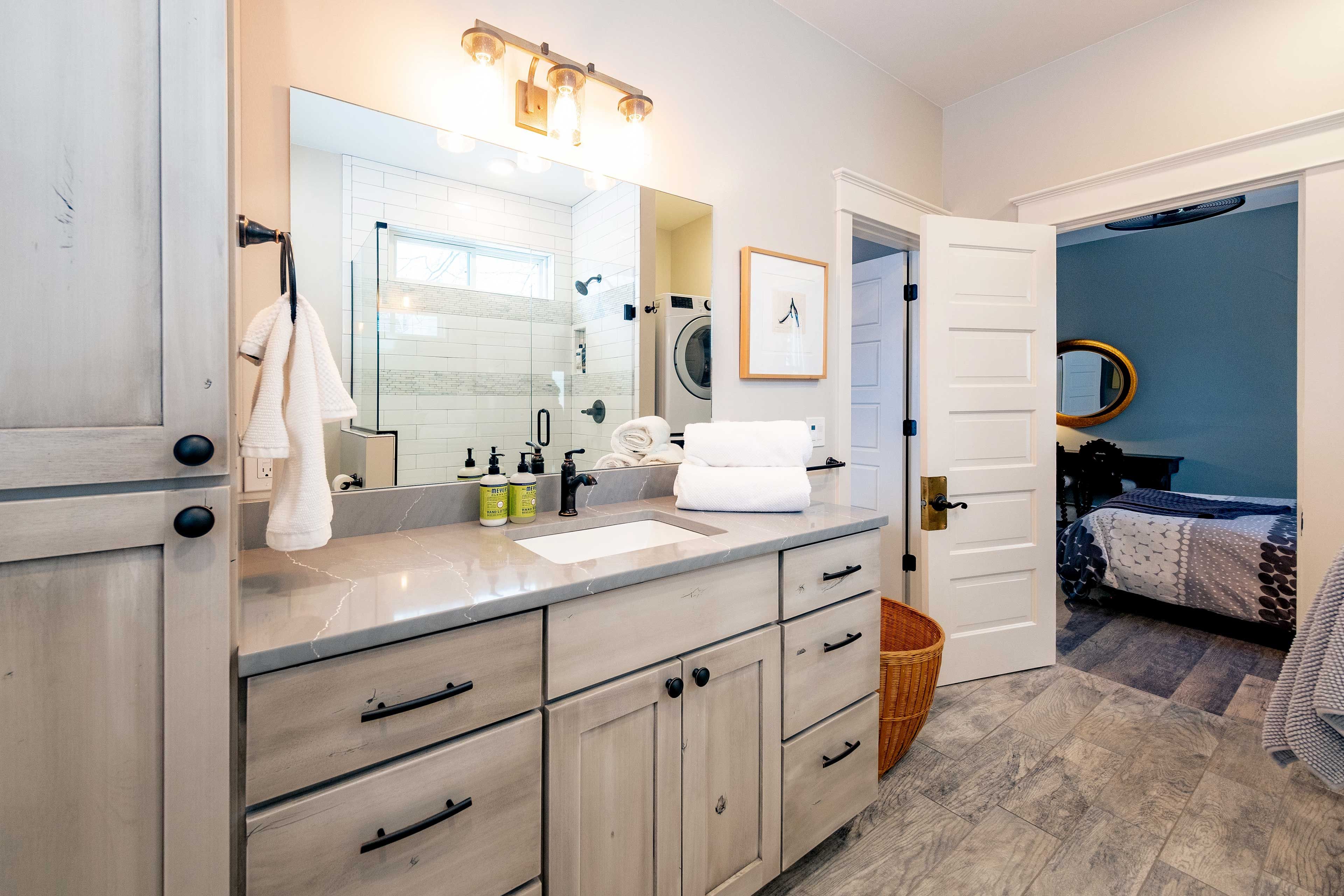 Full Bathroom