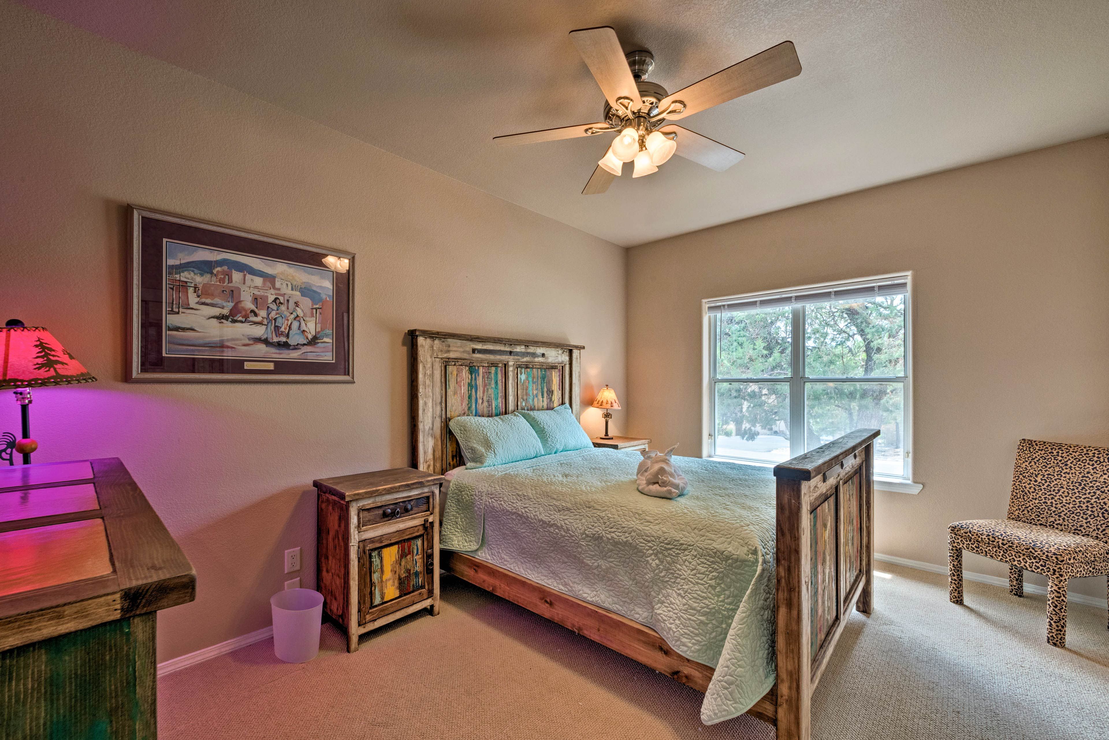 Bedroom 2 | Queen Bed