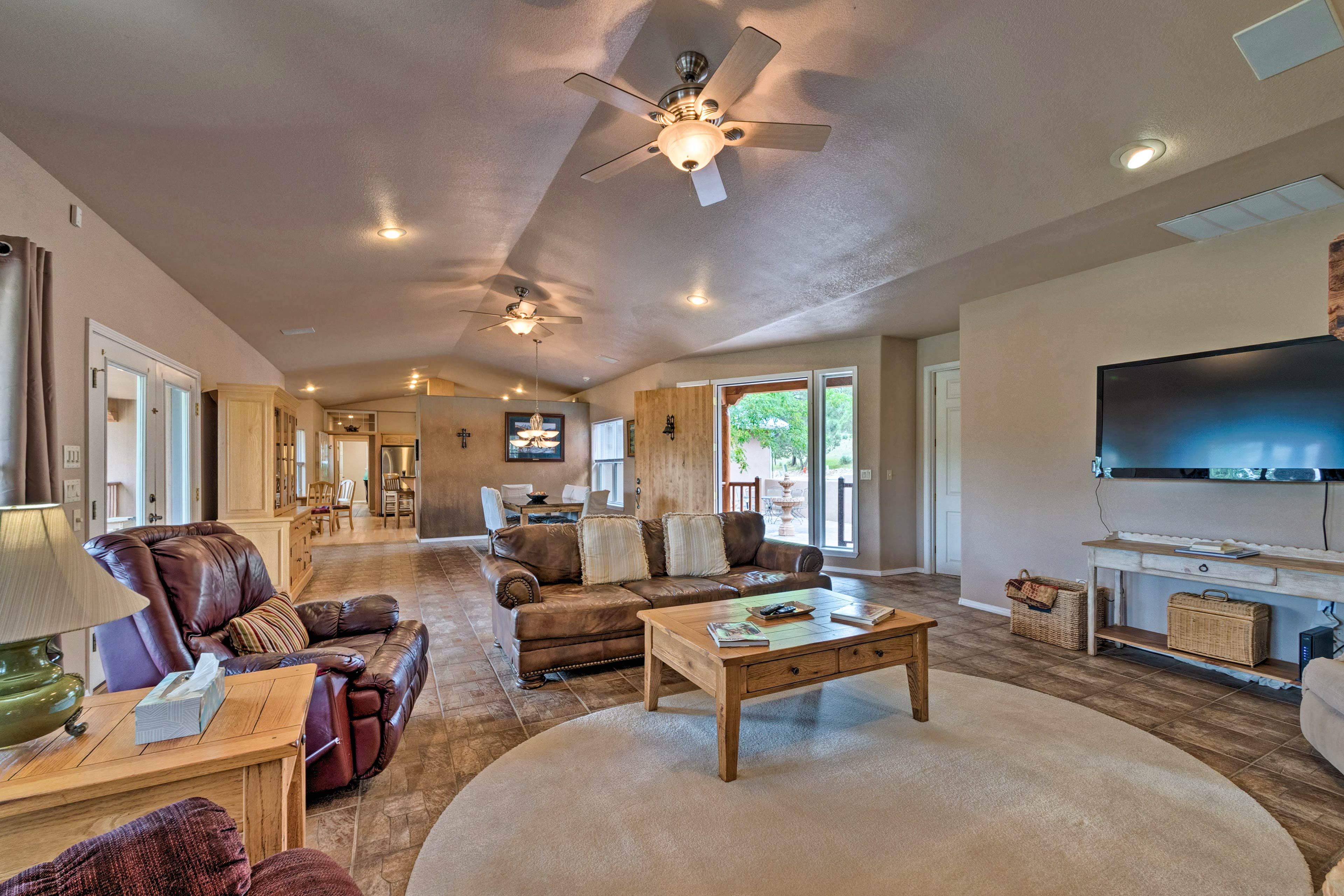 Living Room | Smart TV