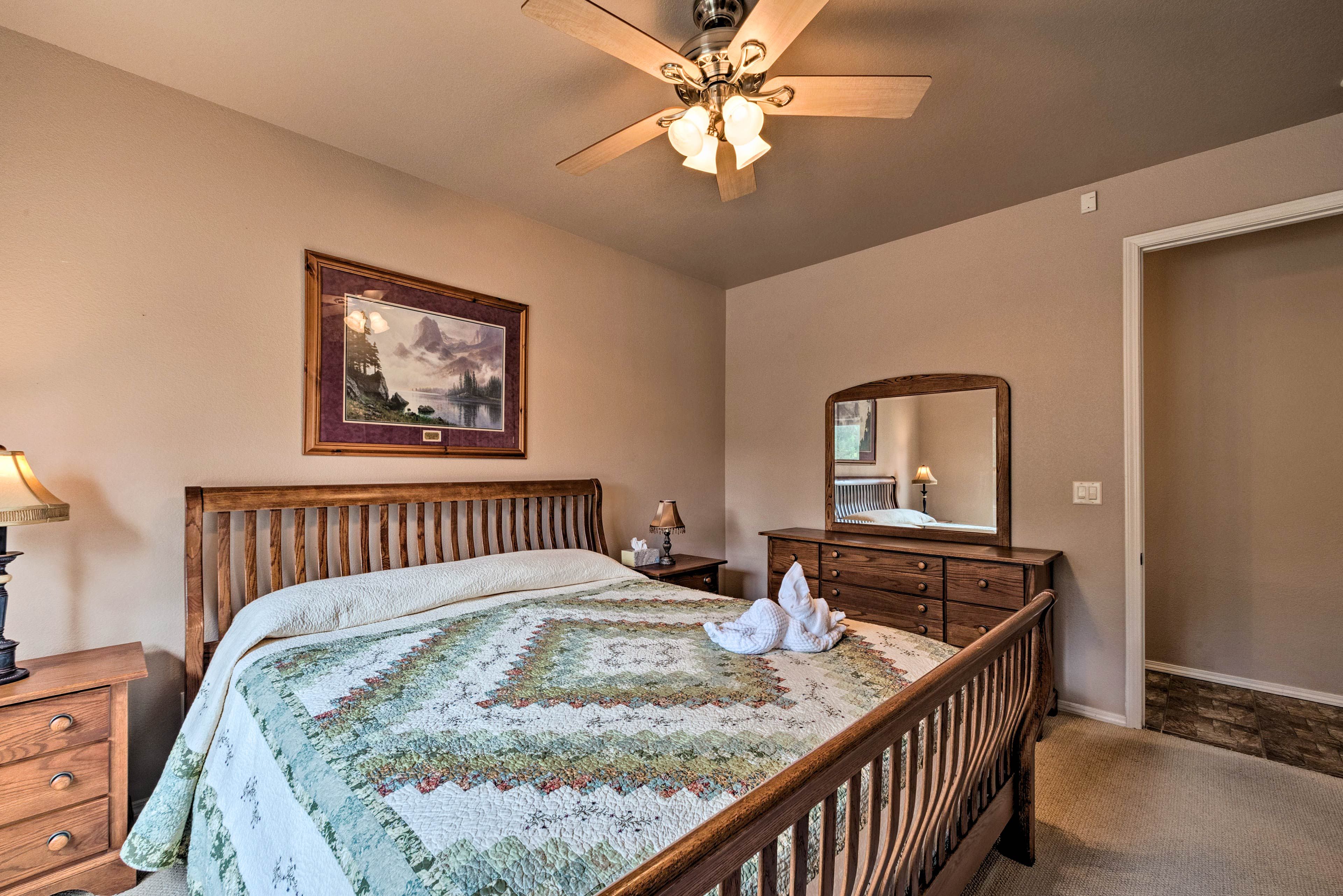 Bedroom 3 | King Bed