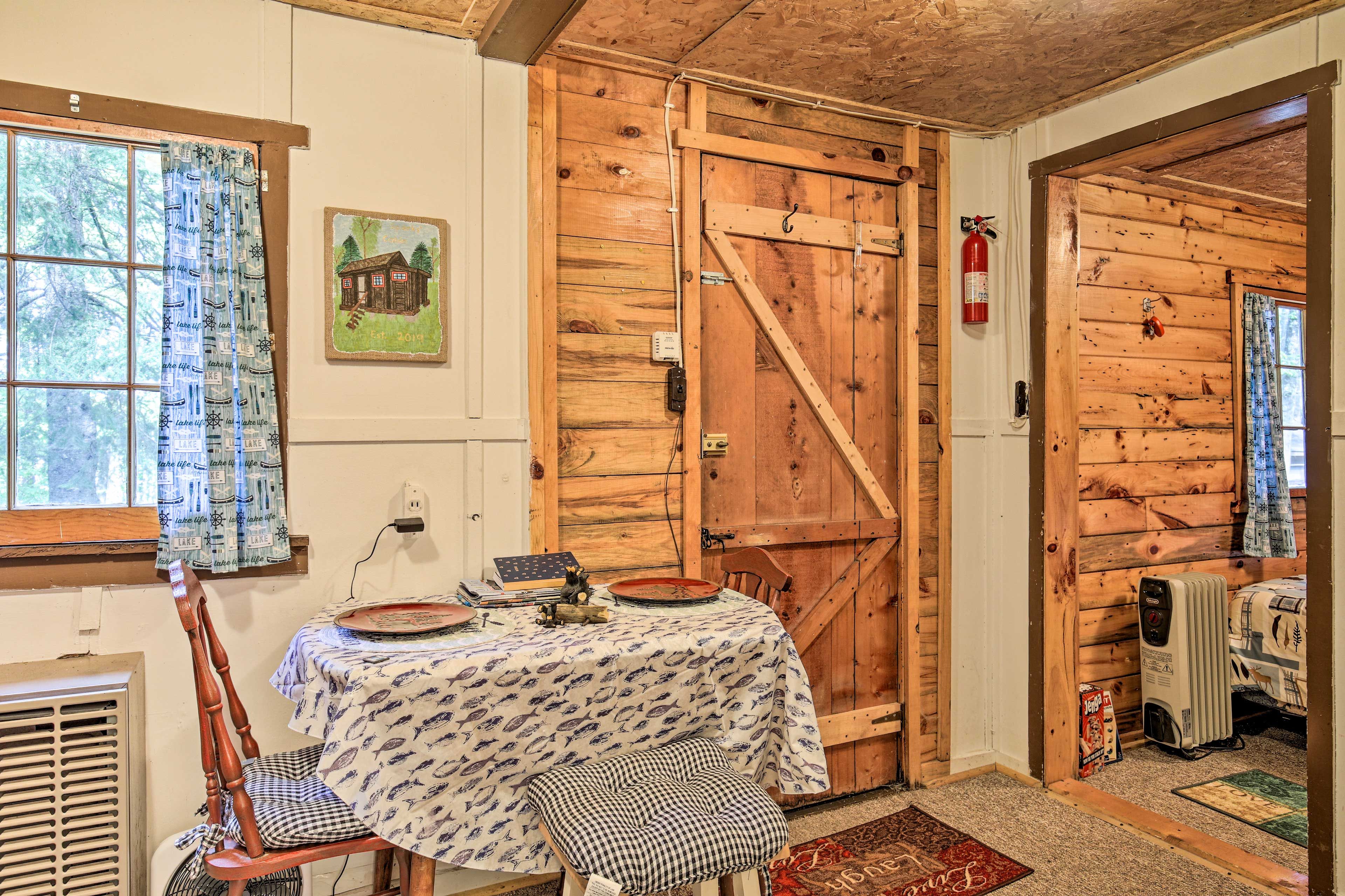 Sit down to breakfast before heading out to explore Copper Falls State Park.
