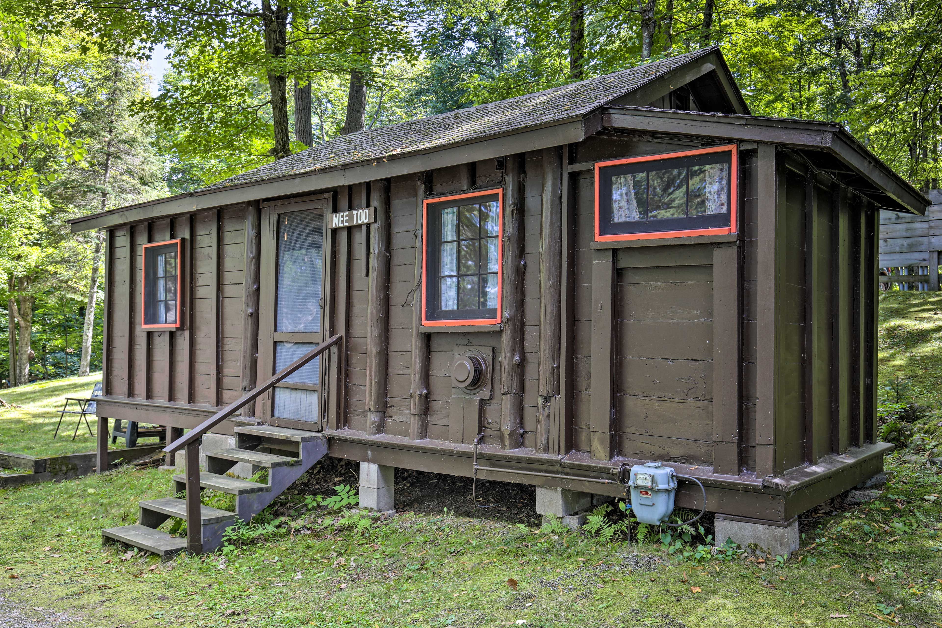 Experience life on the lake with a stay at this cabin.