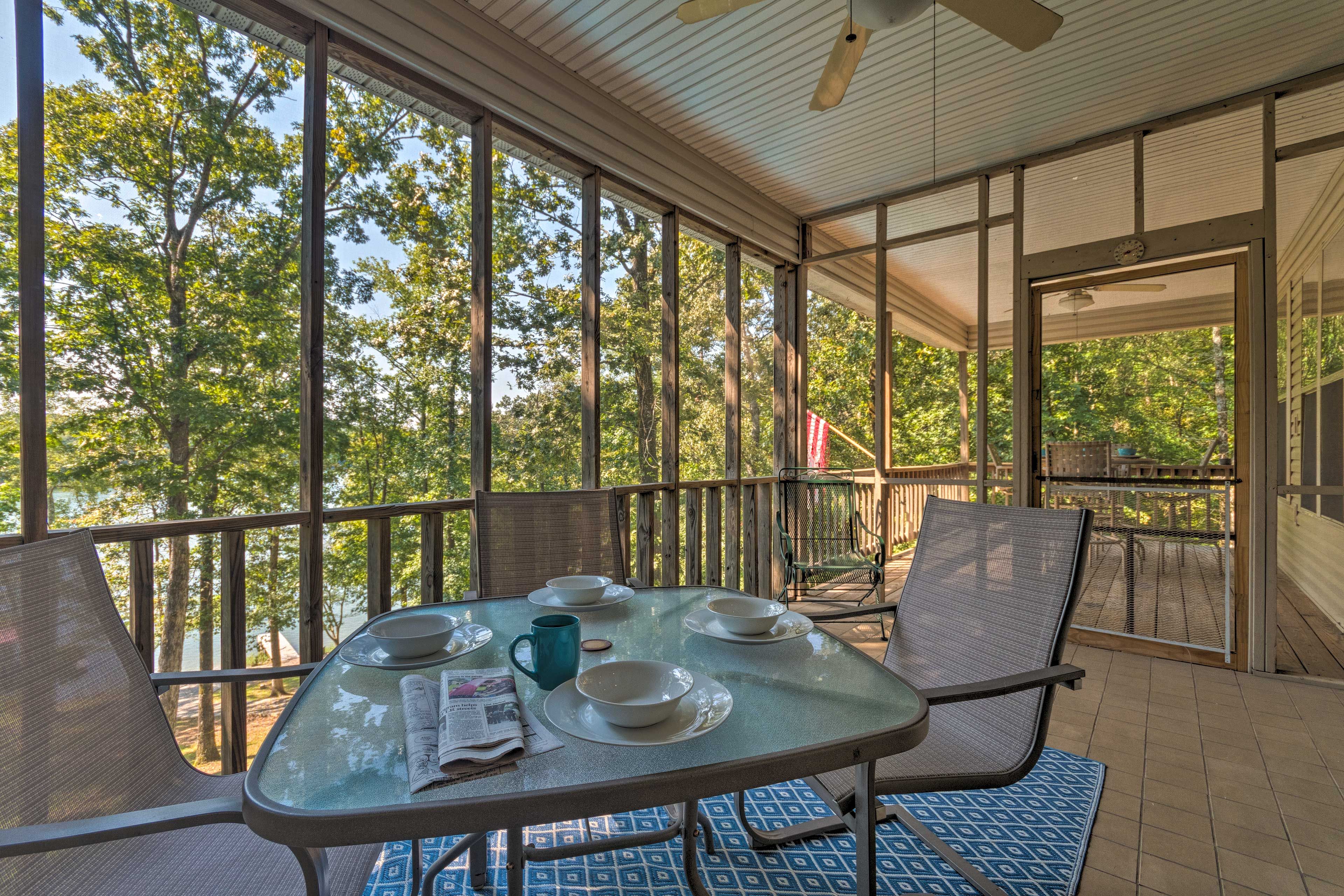 Screened Porch | Outdoor Dining Area | Fans