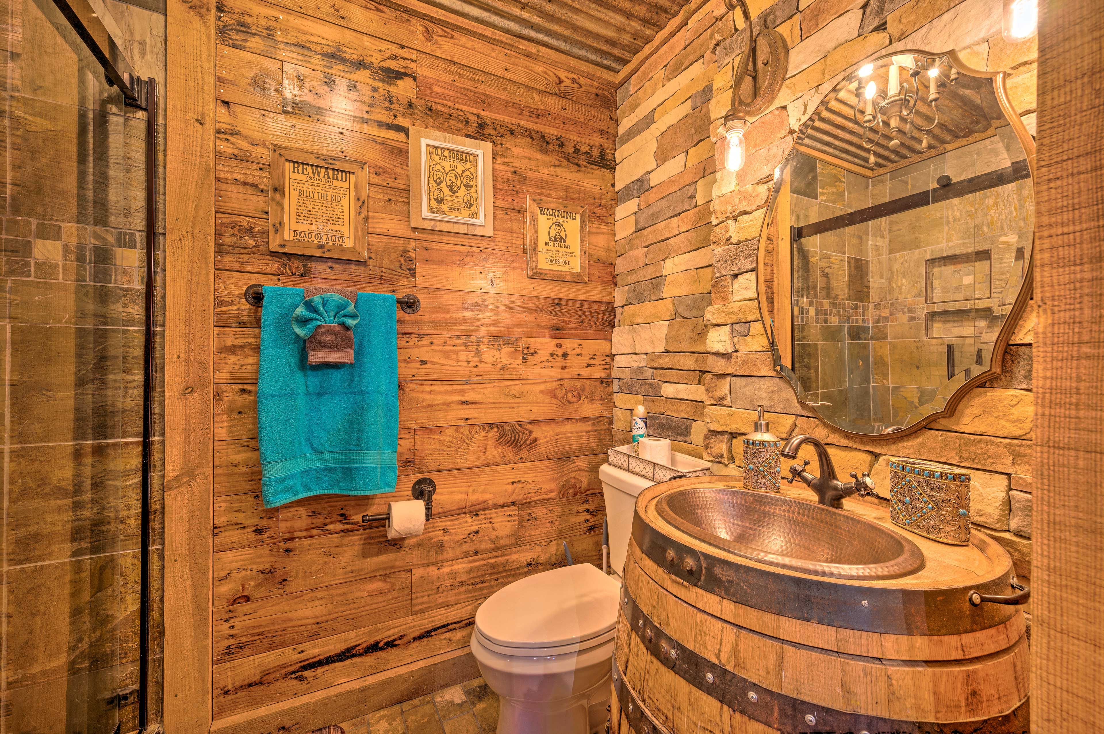 En-Suite Bathroom | Linens/Towels