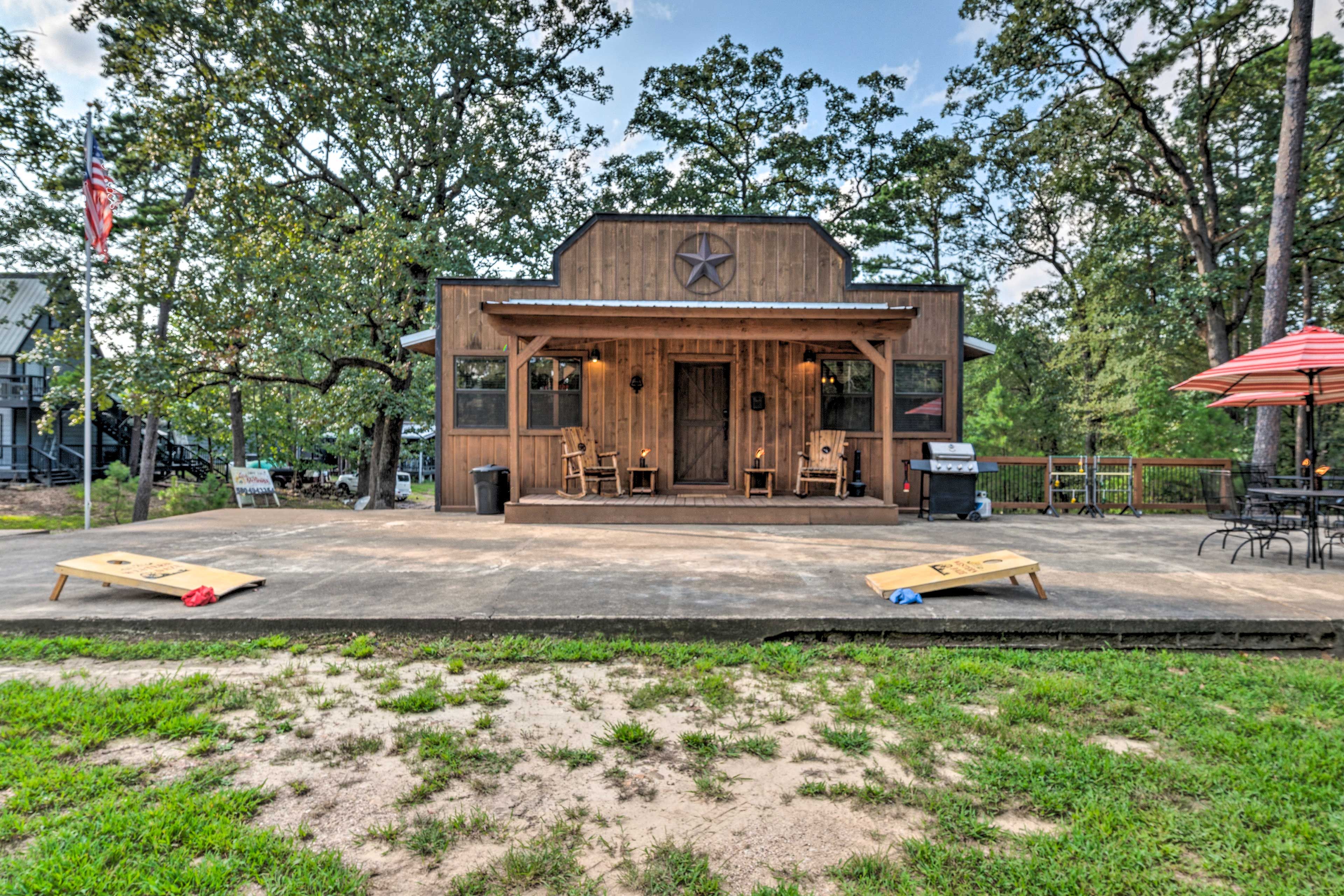 Exterior | Cornhole | Gas Grill