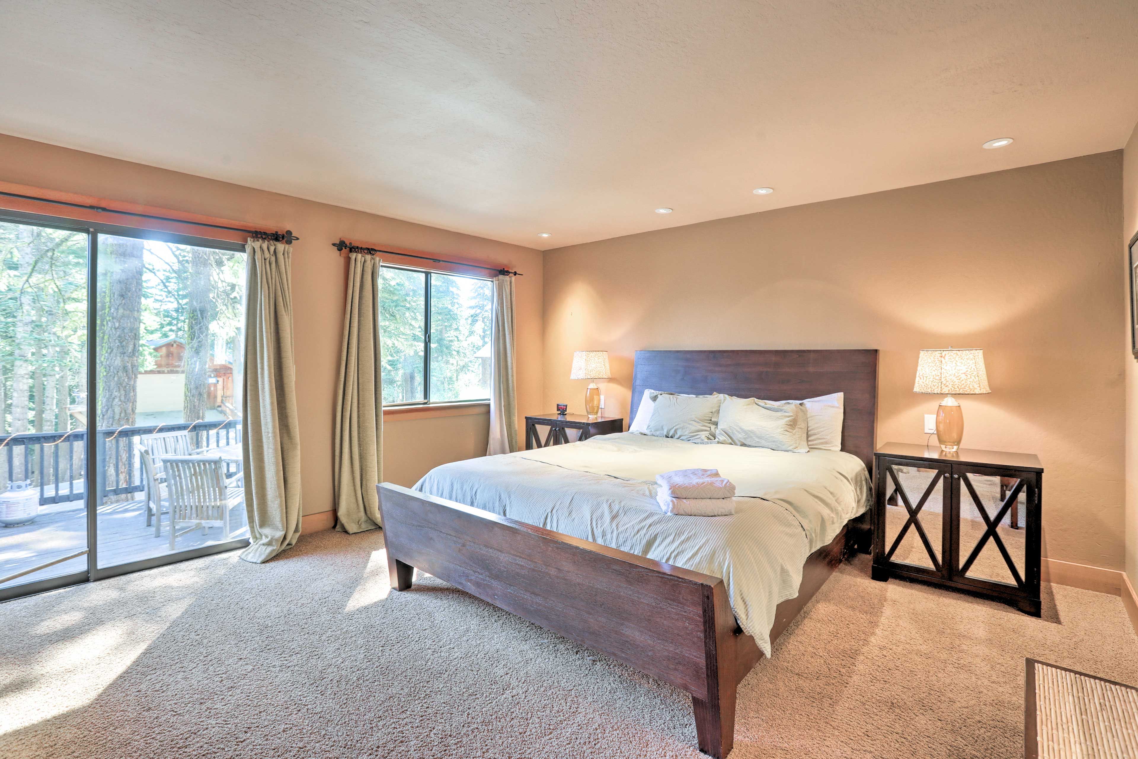 Bedroom 1 | King Bed