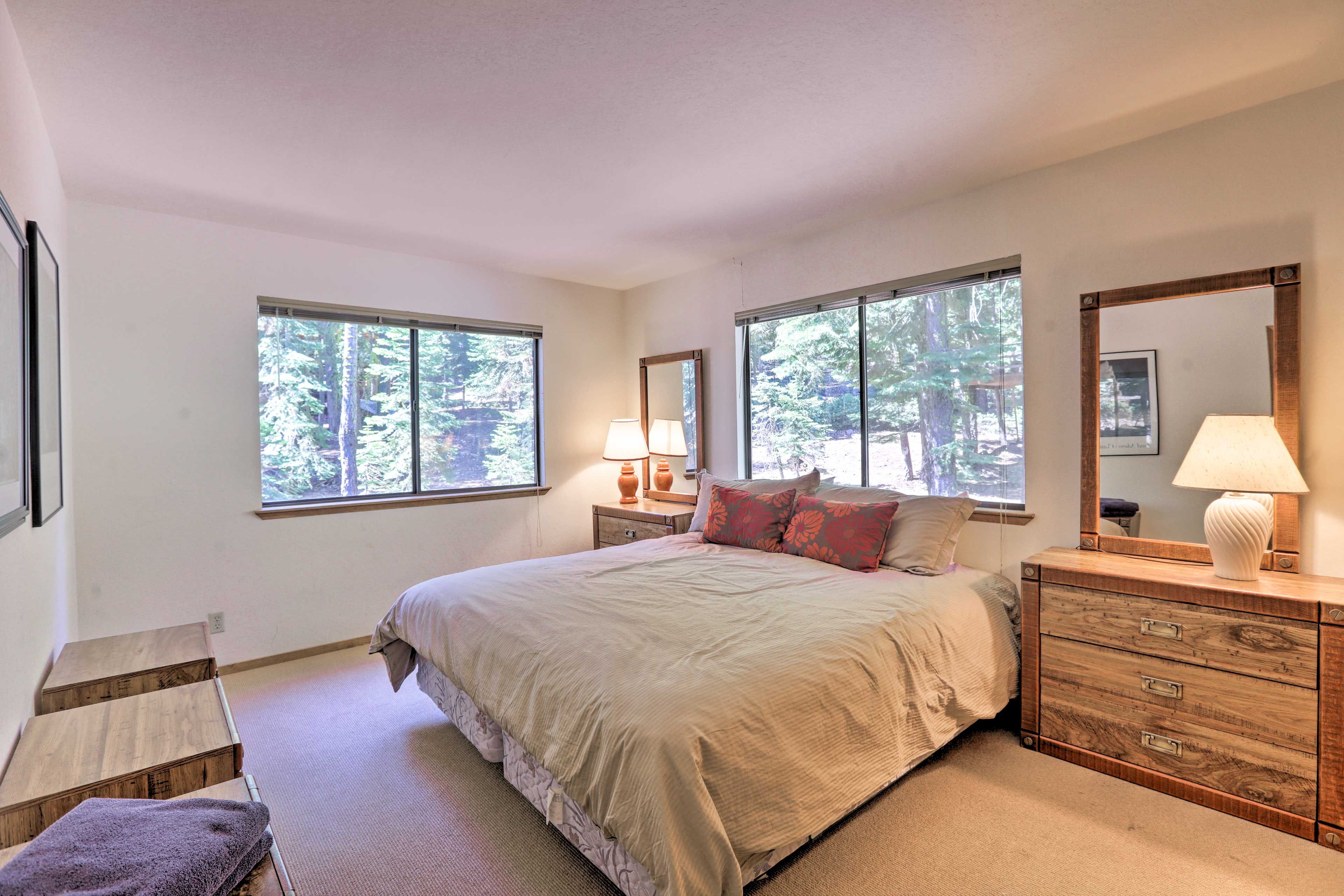 Bedroom 2 | King Bed