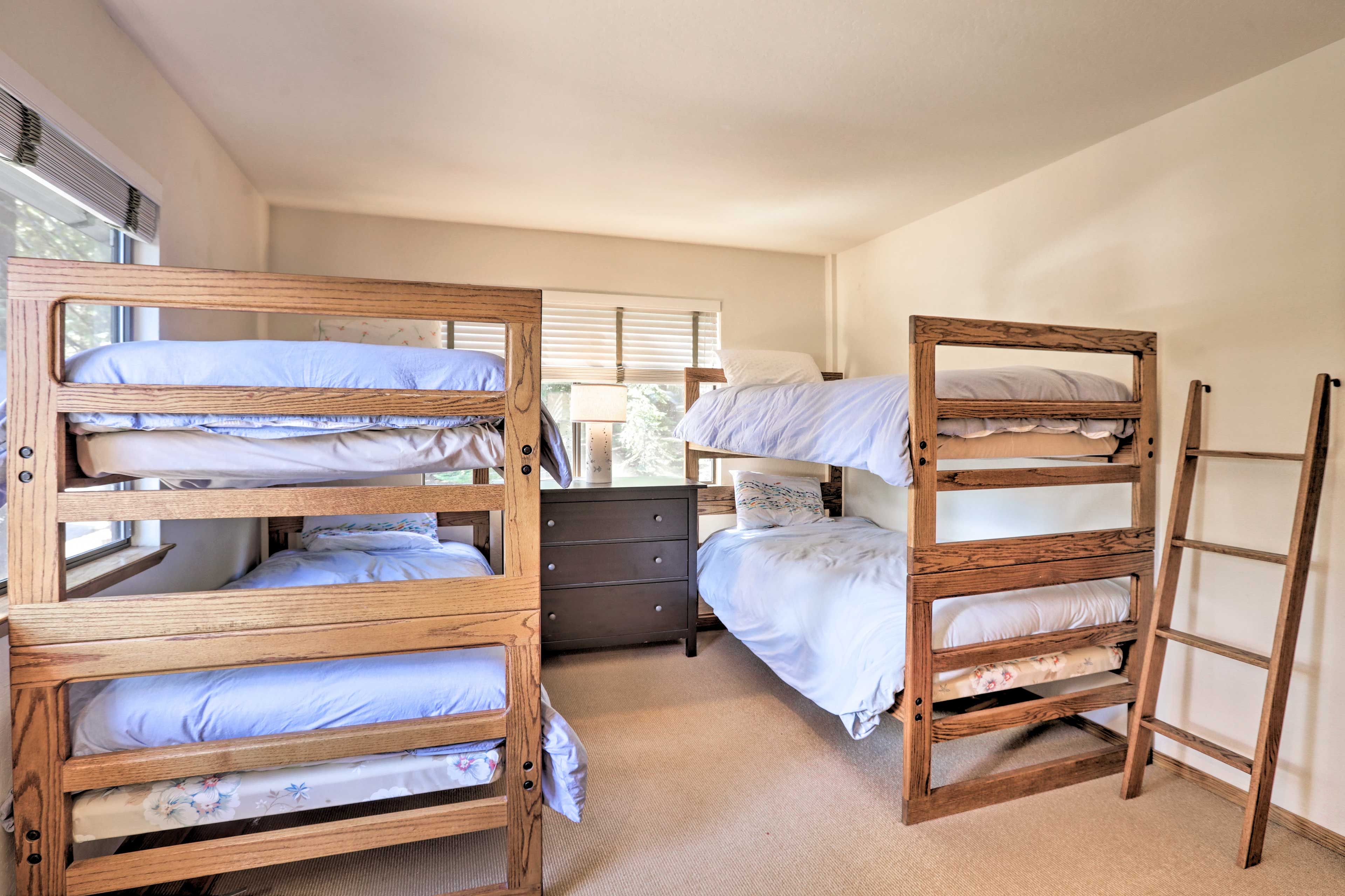 Bedroom 5 | 2 Twin Bunk Beds
