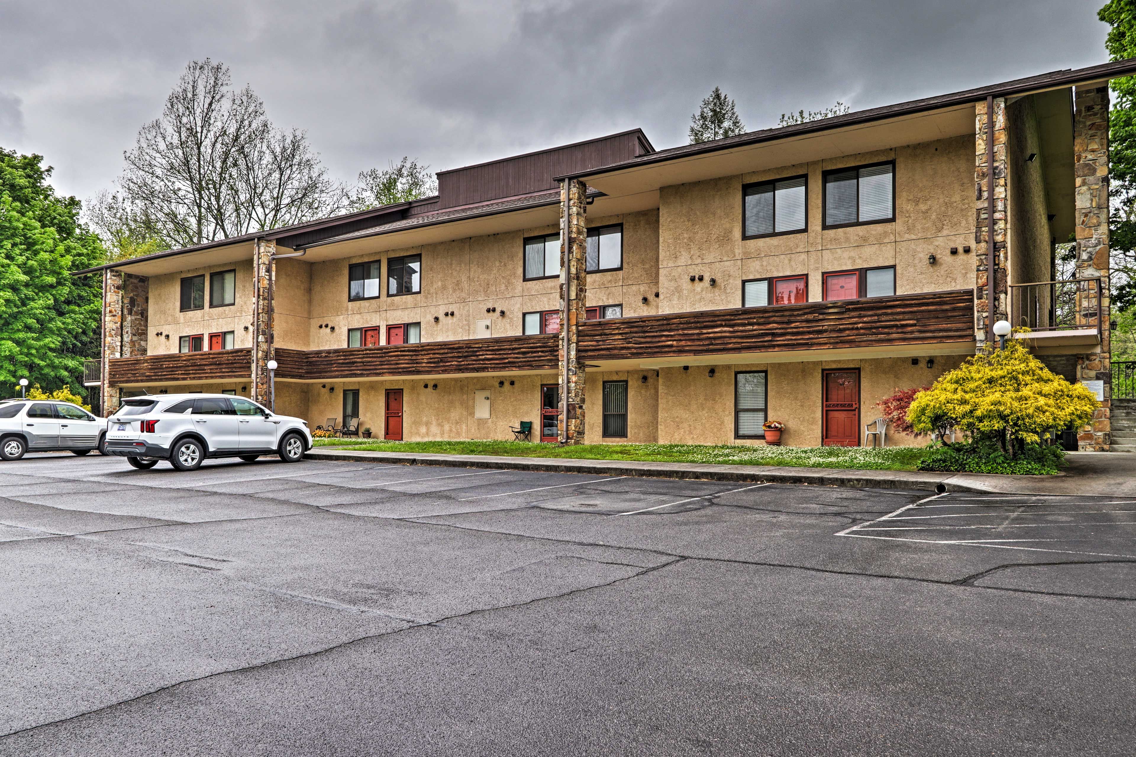Condo Exterior | Open Parking Lot