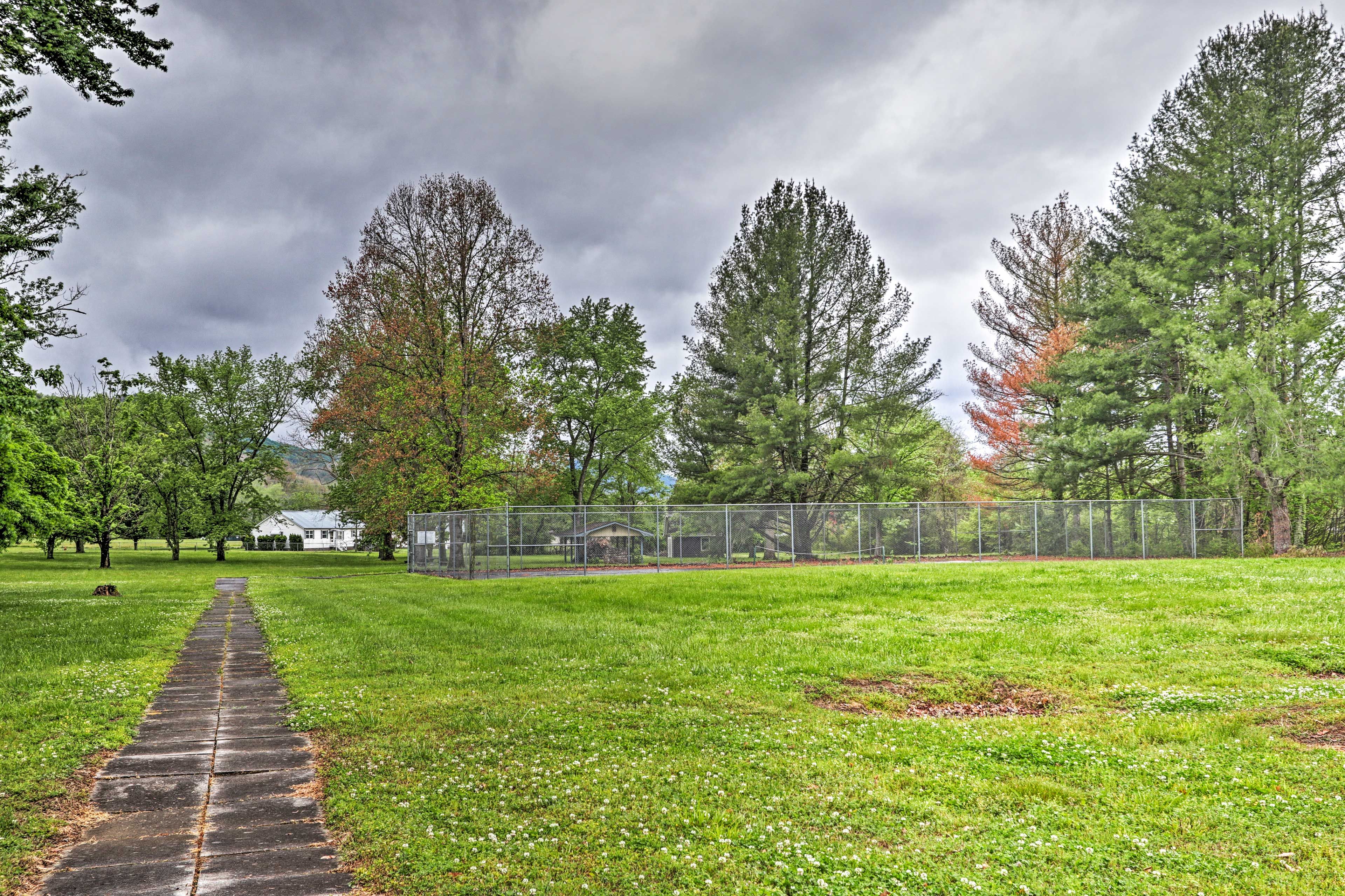 Riveredge Village Complex
