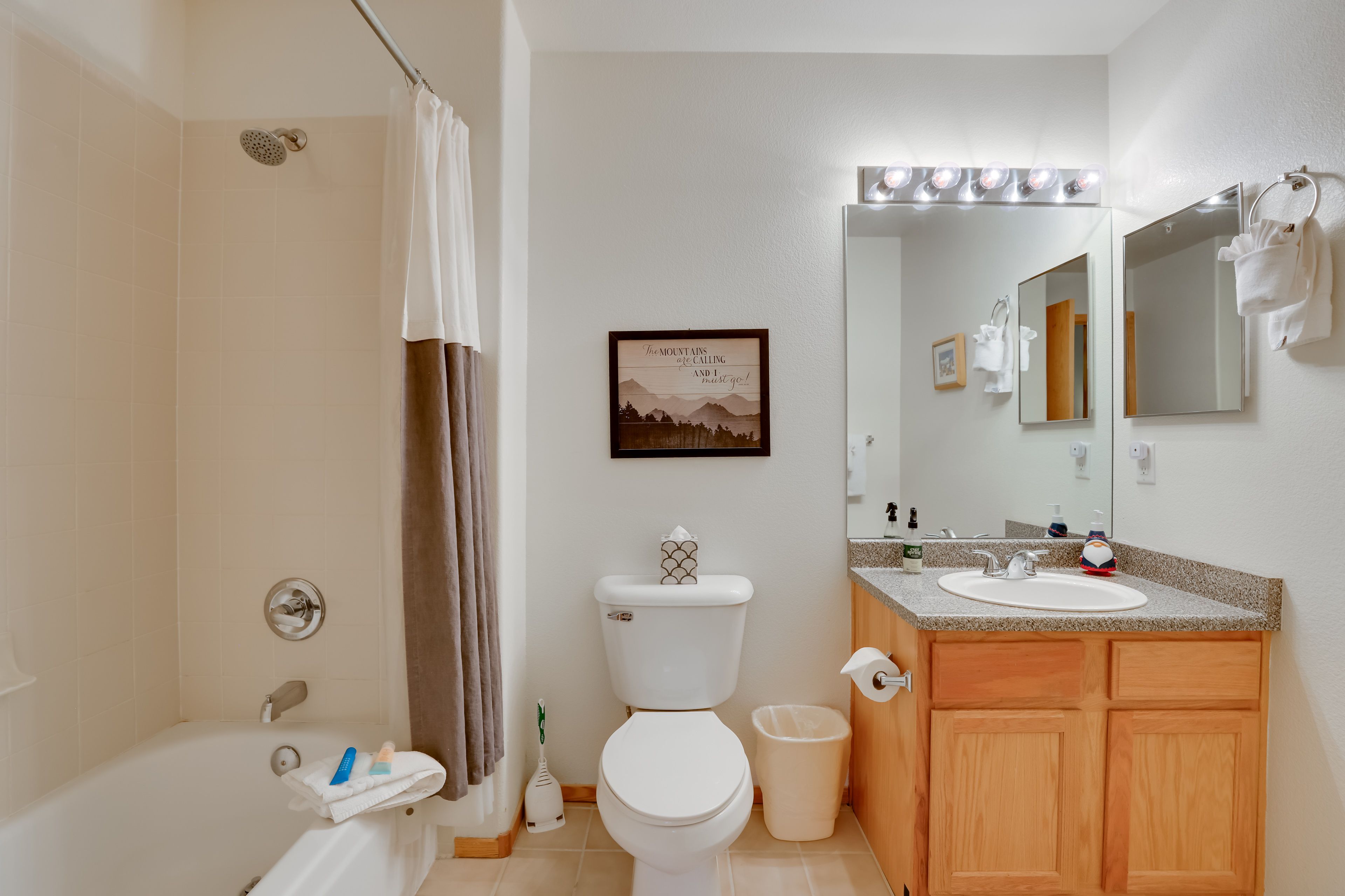 En-Suite Bathroom | Towels Provided