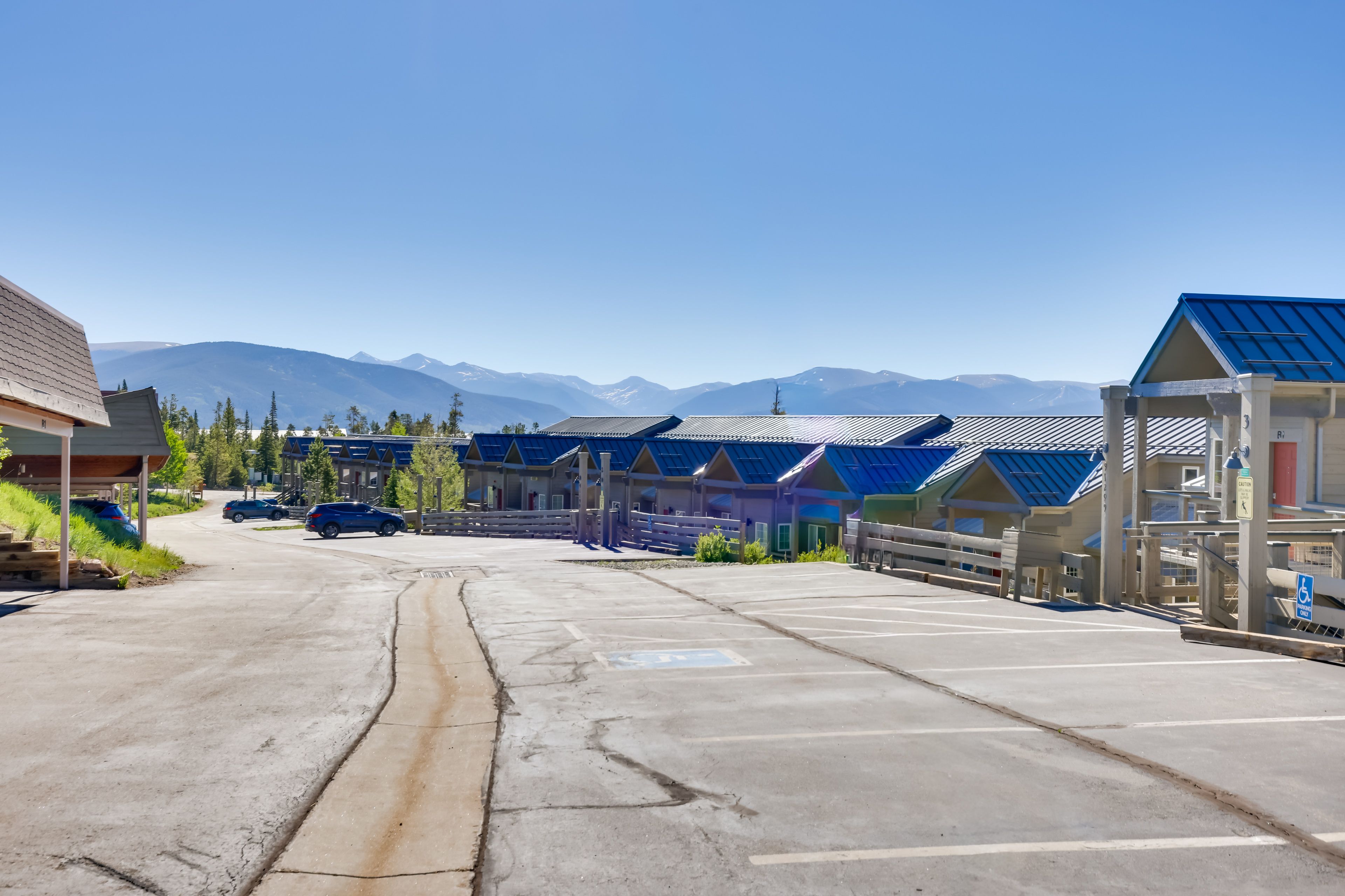 Parking | Carport (1 Vehicle) | Open Parking Lot