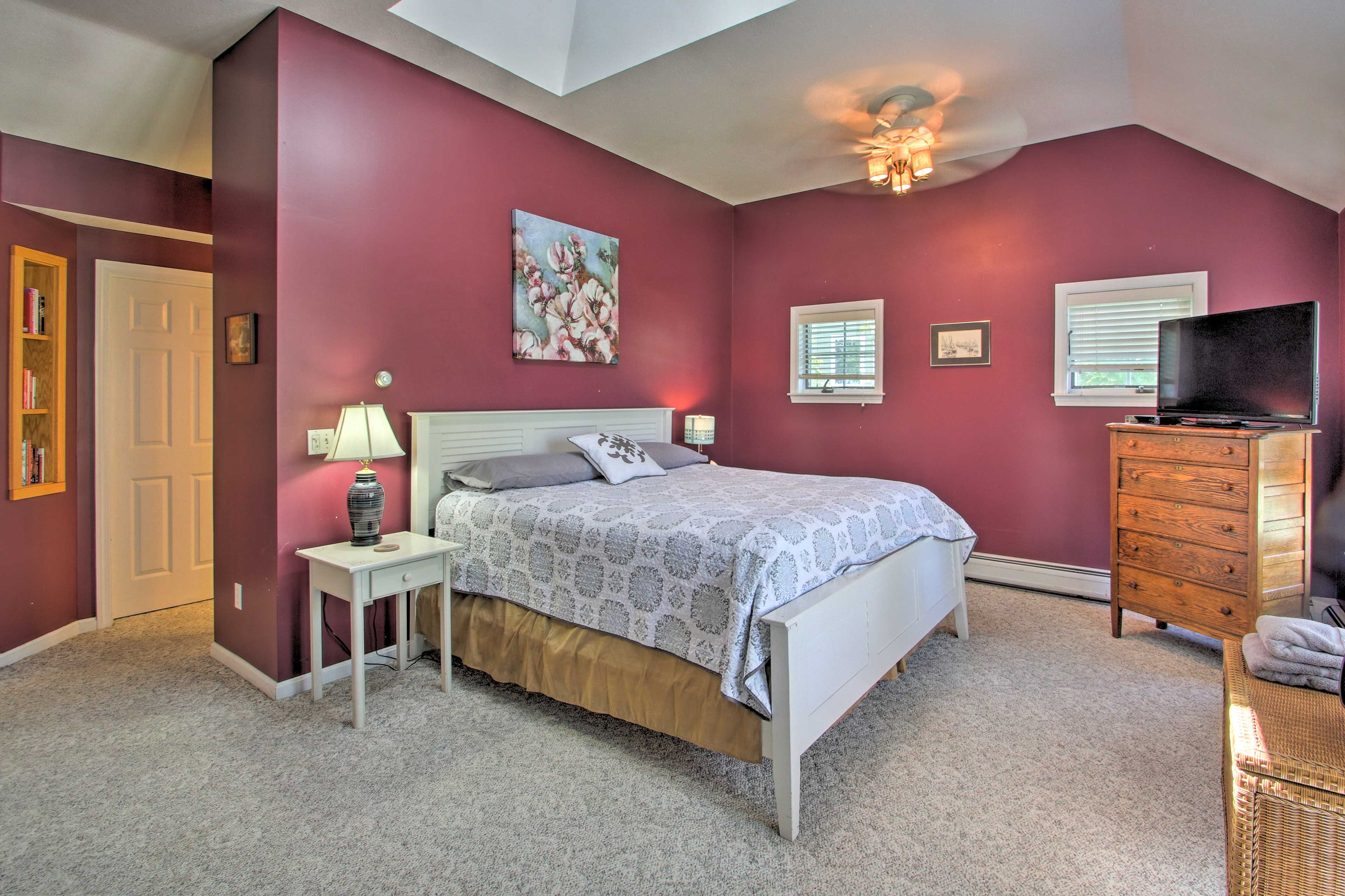Move yourself into this bedroom!