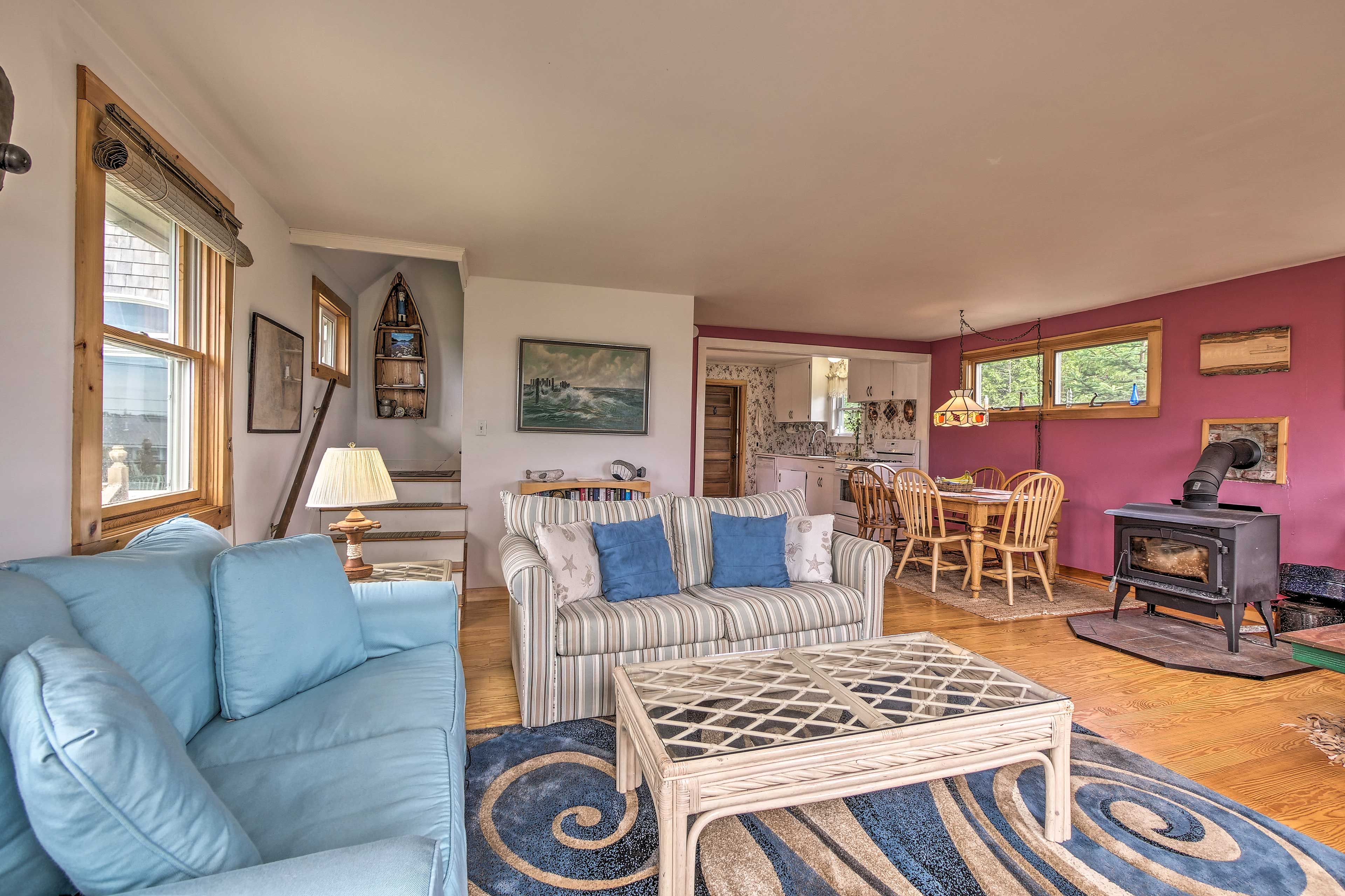 Living Room | Sleeper Sofa | Central Heating | Smart TV | Free WiFi