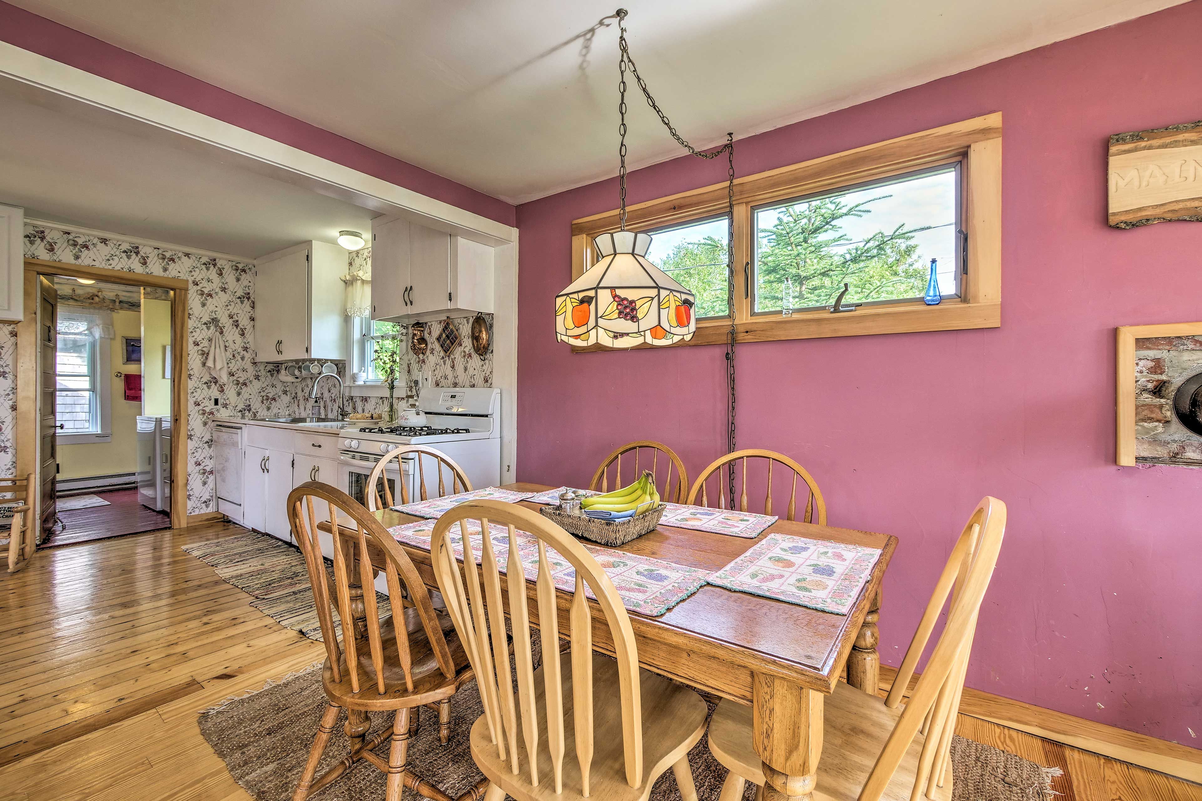 Dining Area | Dishware & Flatware