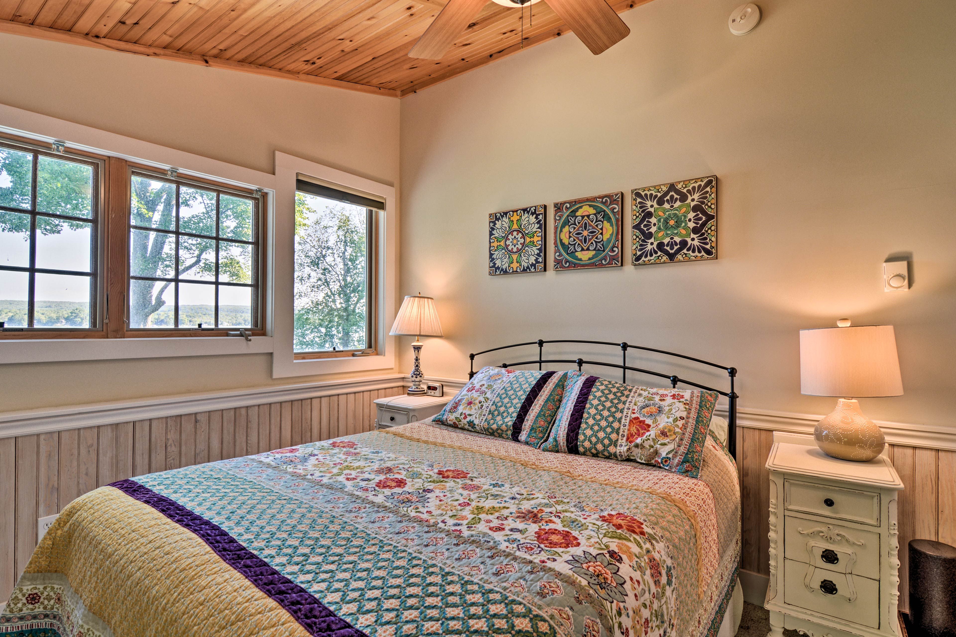 Bedroom 1 | King Bed