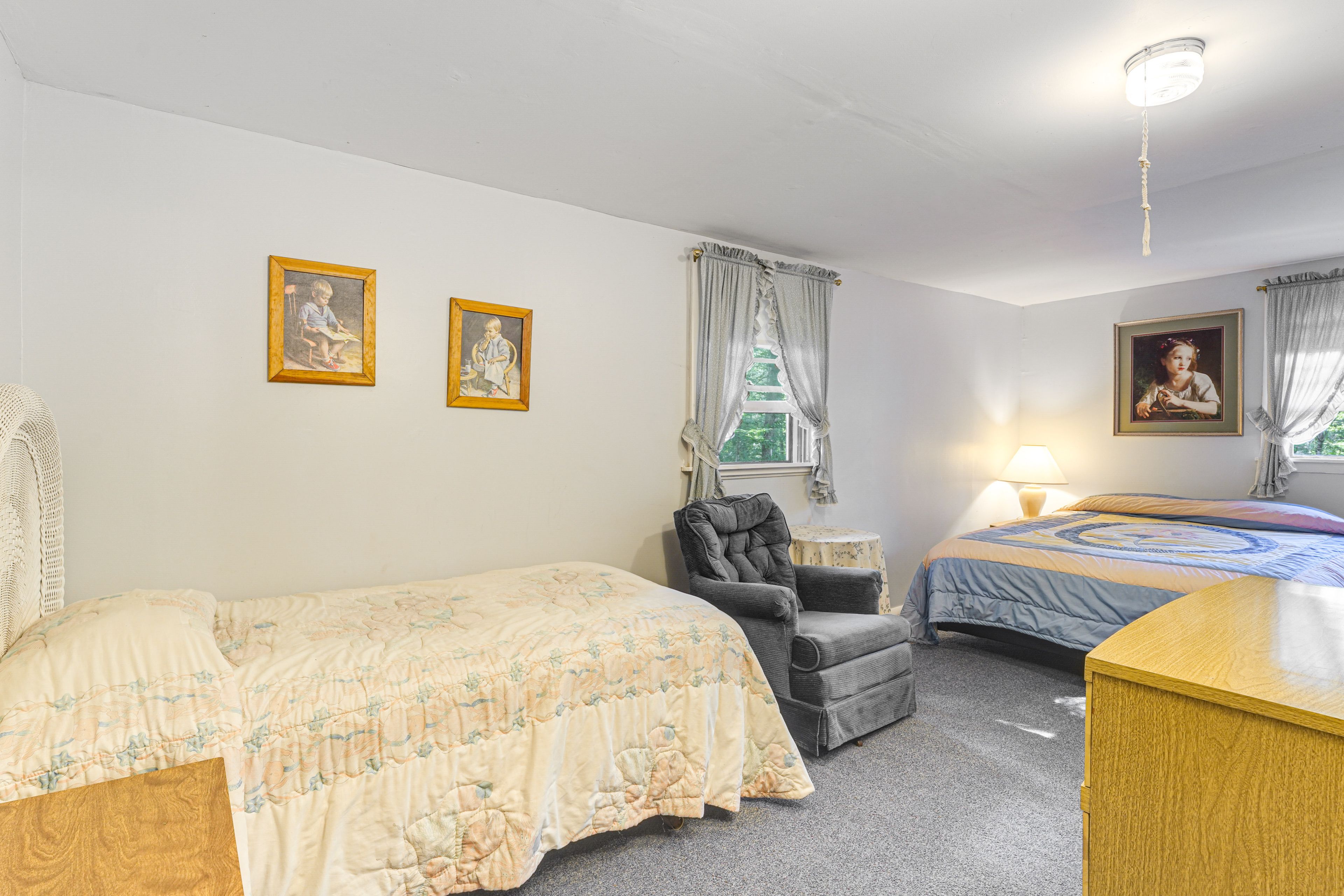 Bedroom 2 | Queen Bed | Twin Bed