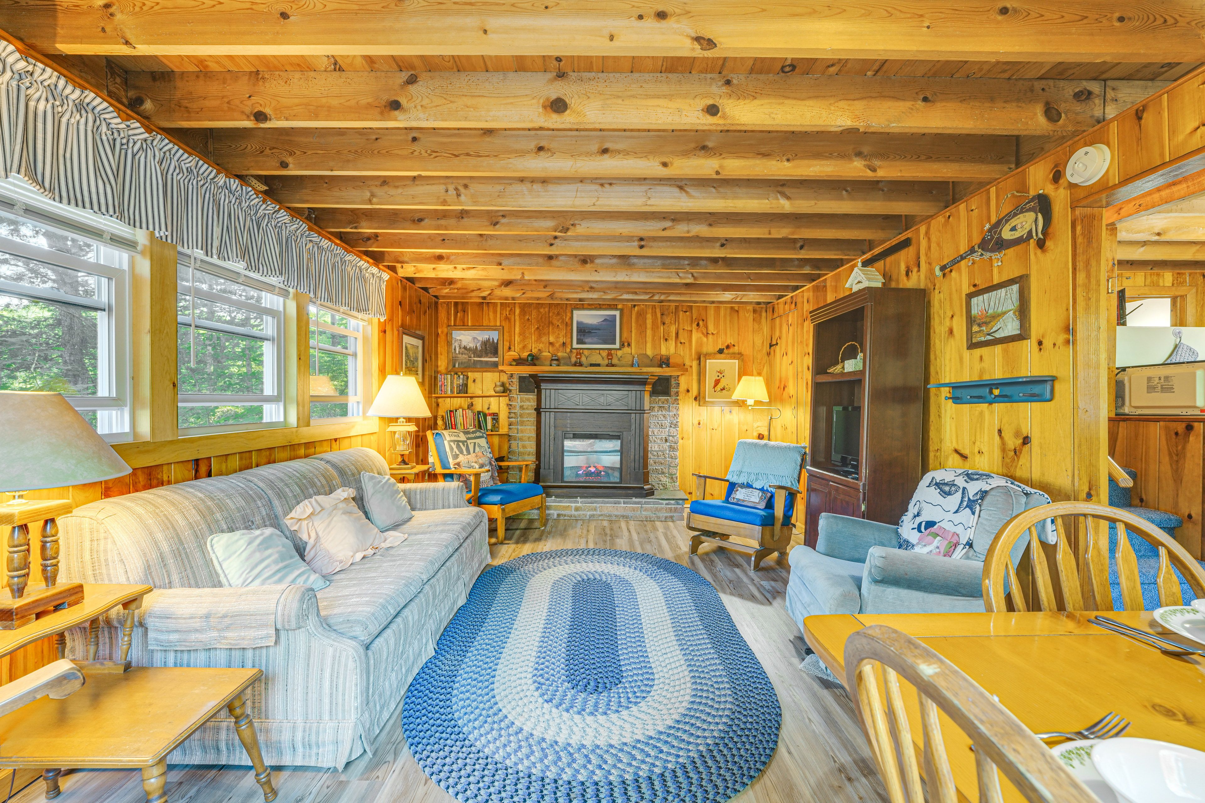 Living Room | Free WiFi