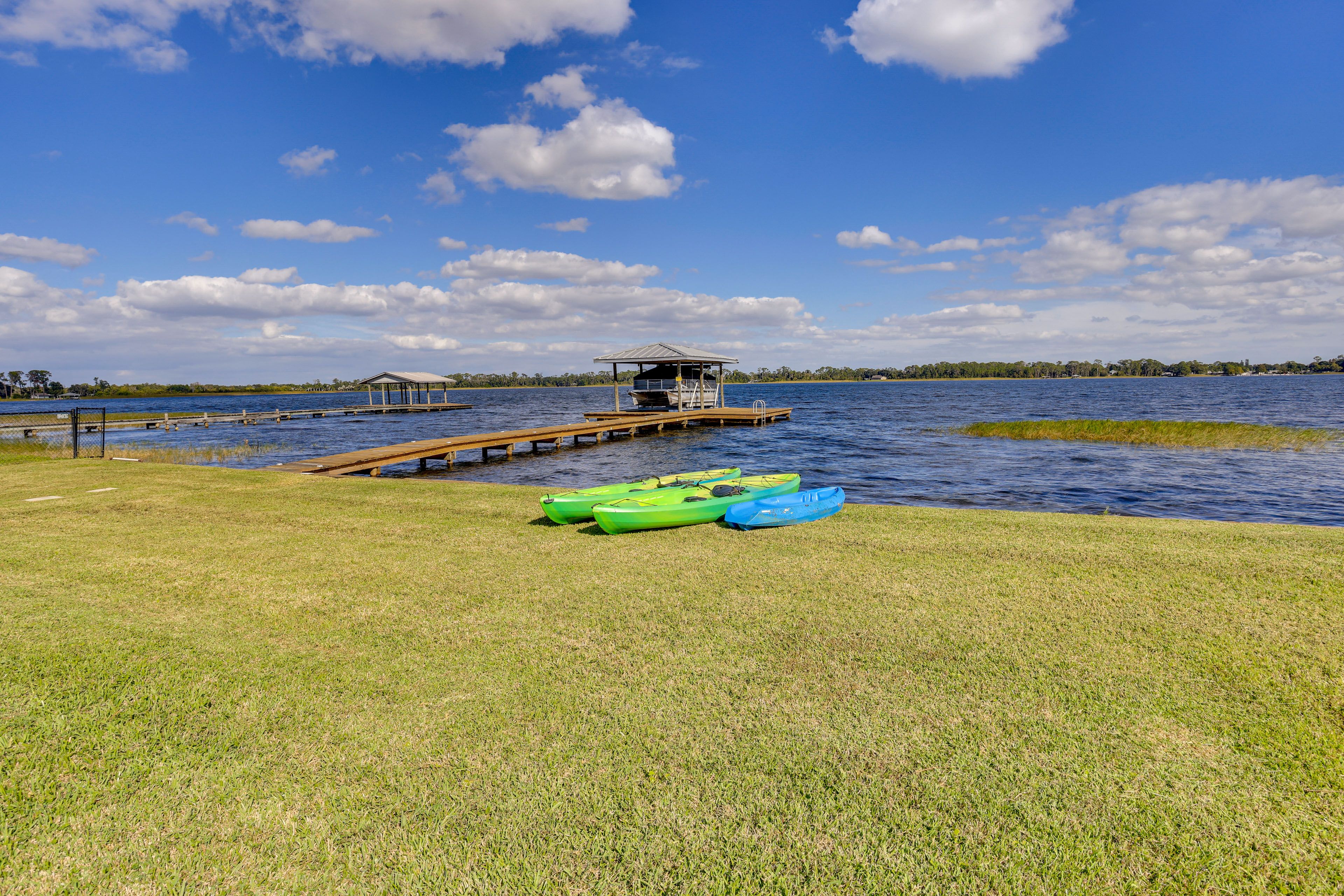 Waterfront Yard | Boat Dock | 3 Kayaks | Lake Access