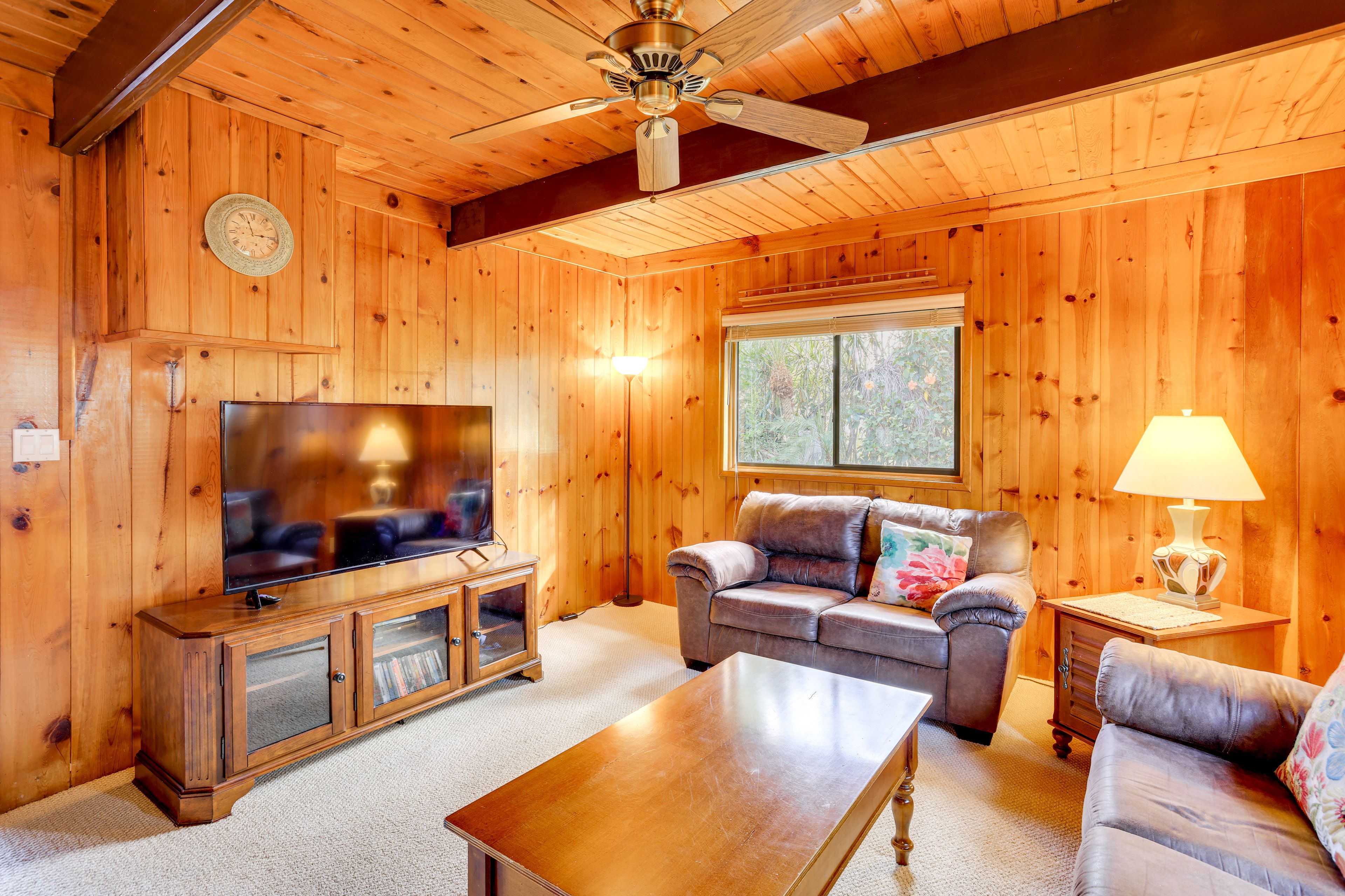 Living Room | Flat-Screen TV