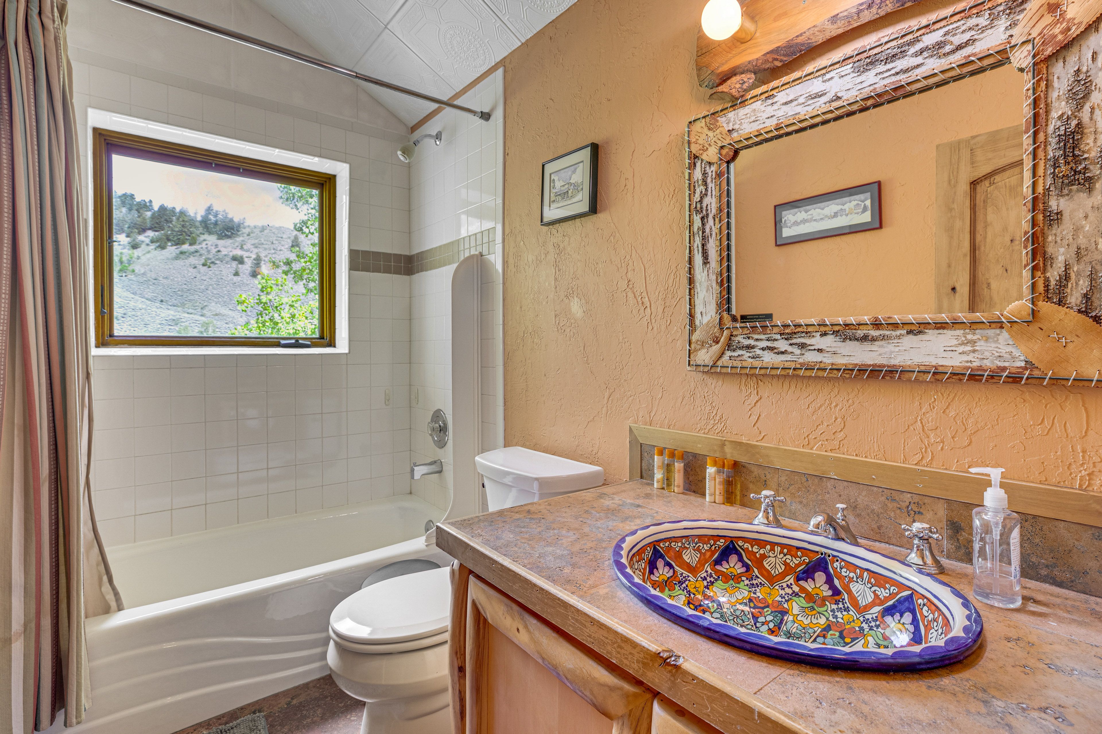 Full Bathroom | 2nd Floor