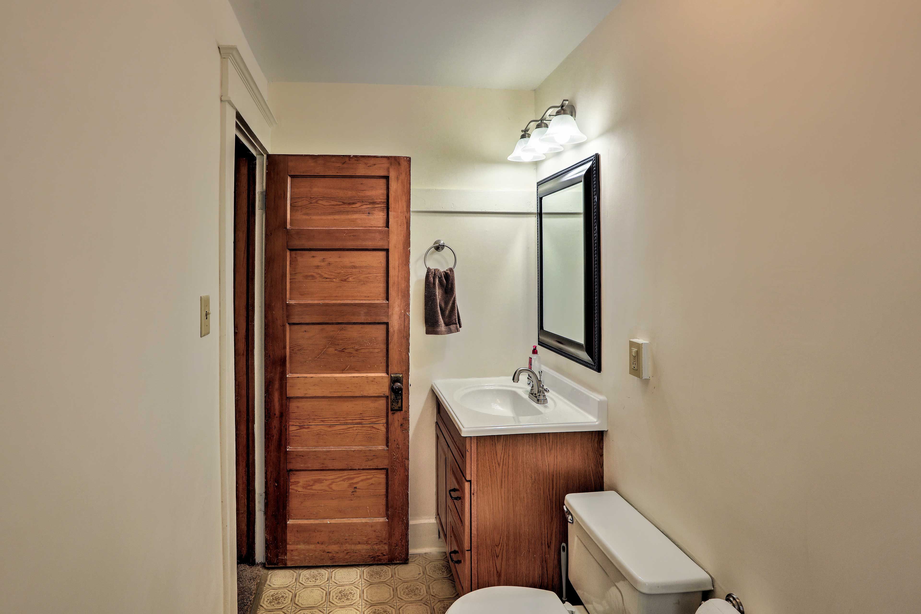 Full Bathroom