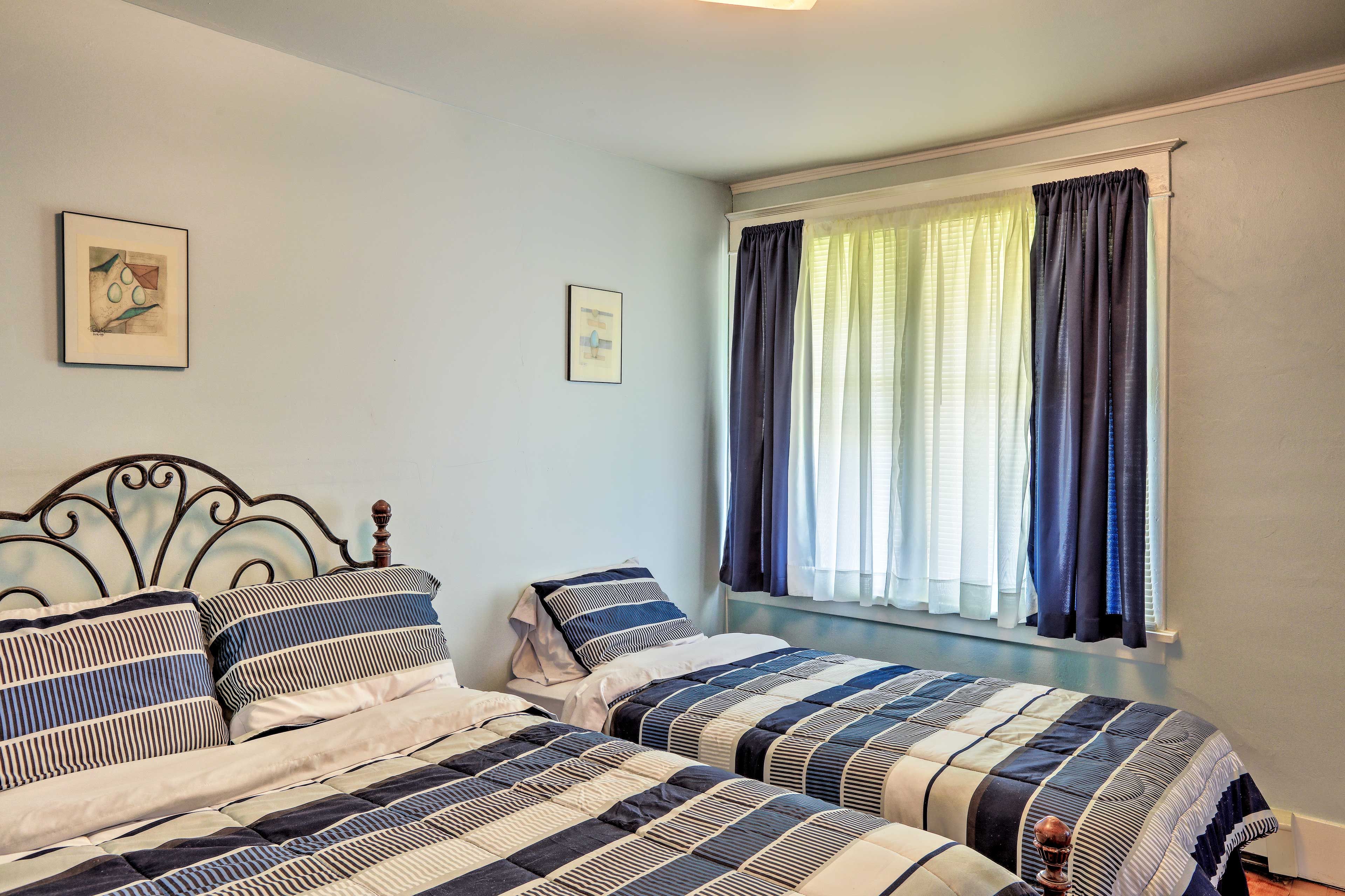 Bedroom 4 | King Bed, Full Bed, Twin Bed