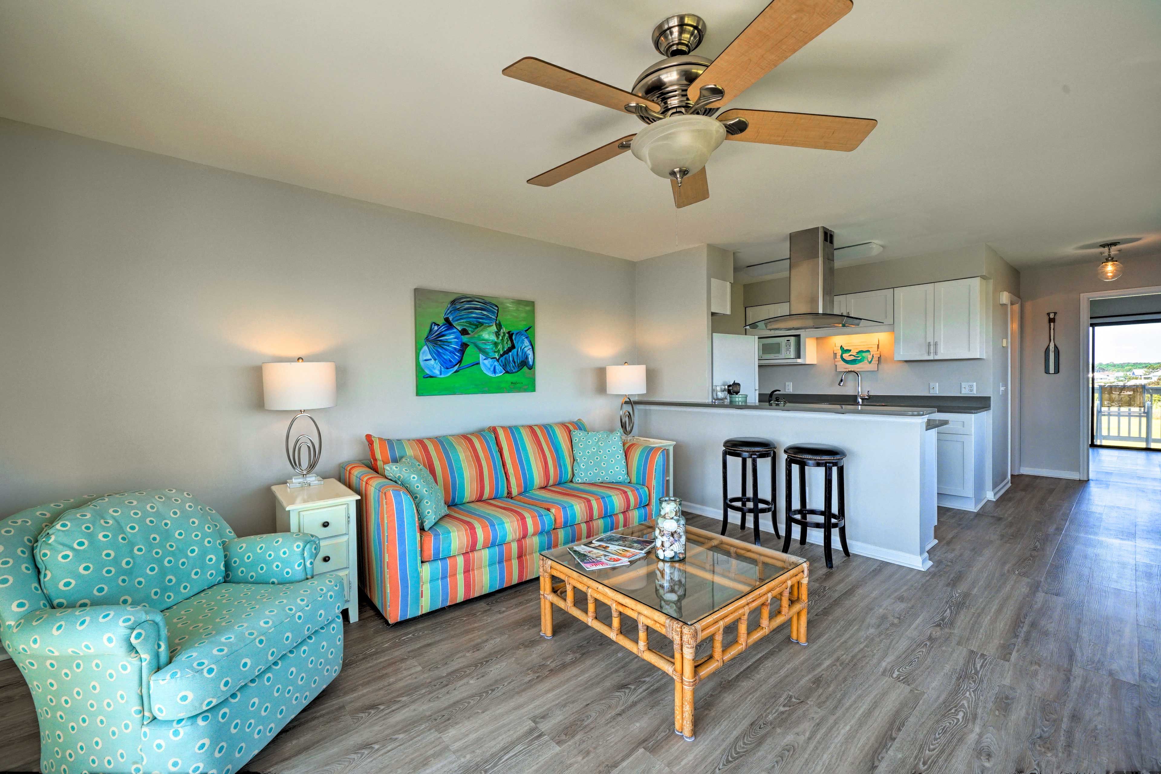 Enjoy a comfortable stay in Carolina Beach at this 1-bedroom, 1-bath condo!