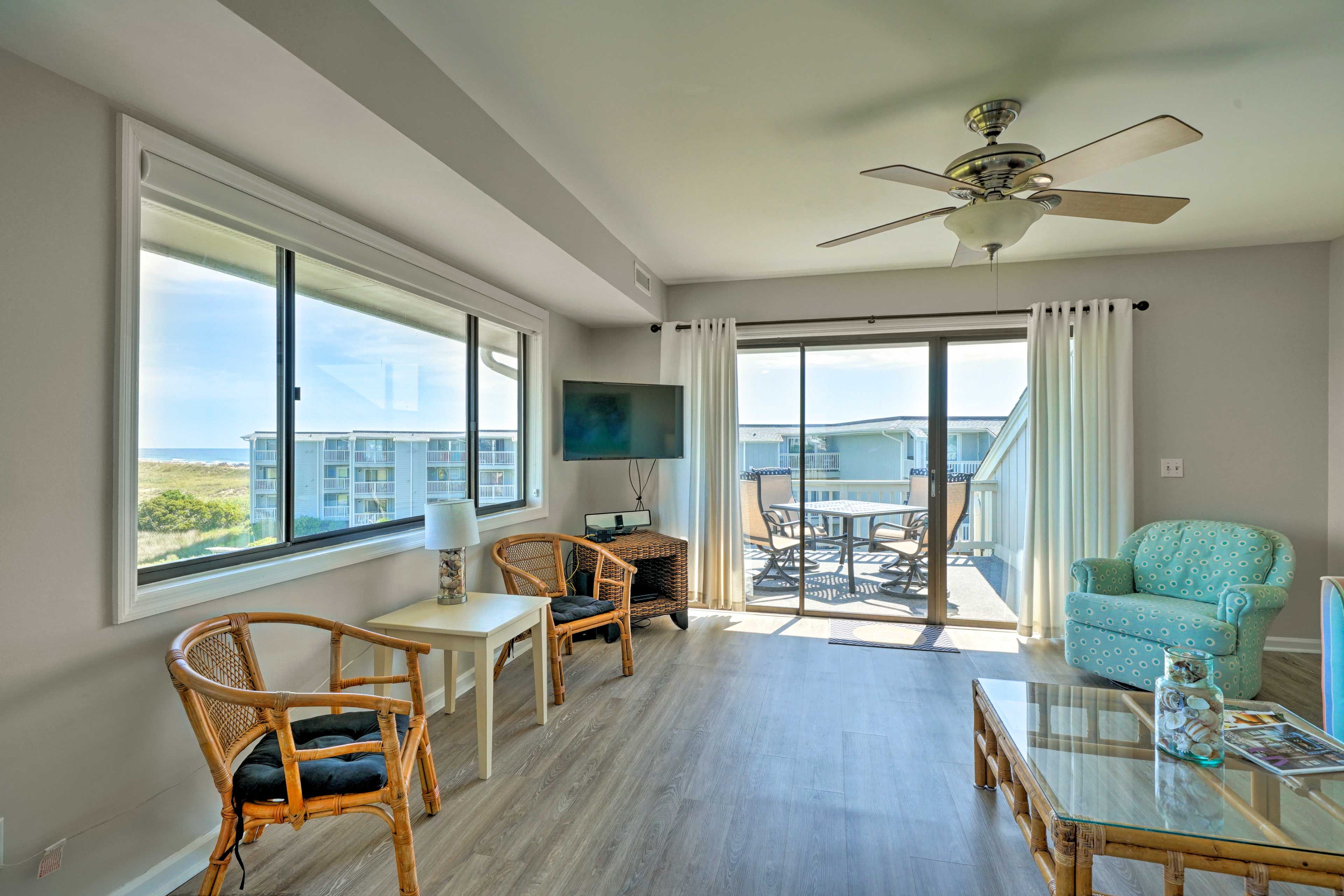 Turn on the ceiling fan to keep the cool air circulating.