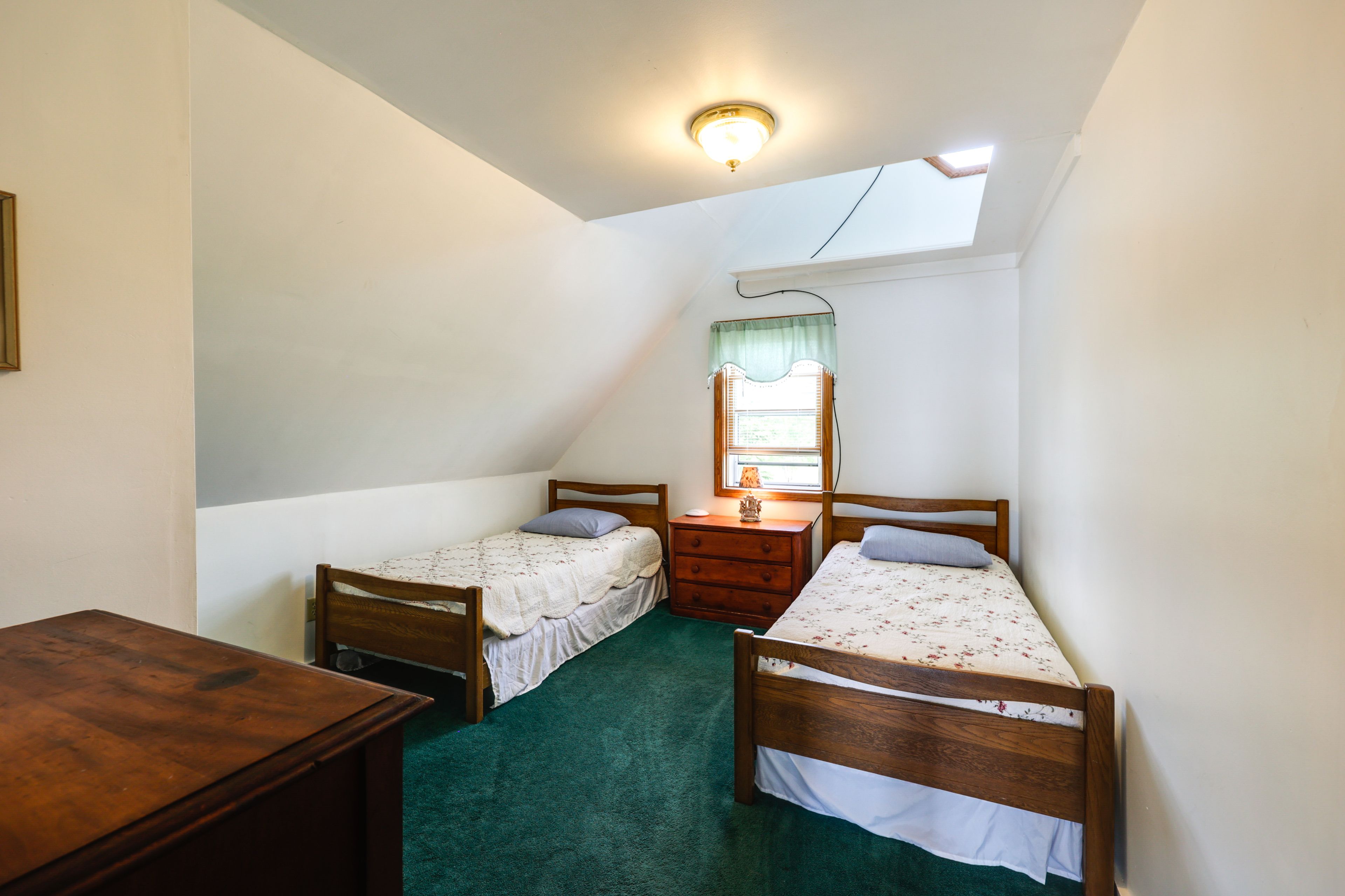 Bedroom 4 | 2 Twin Beds | 1st Floor