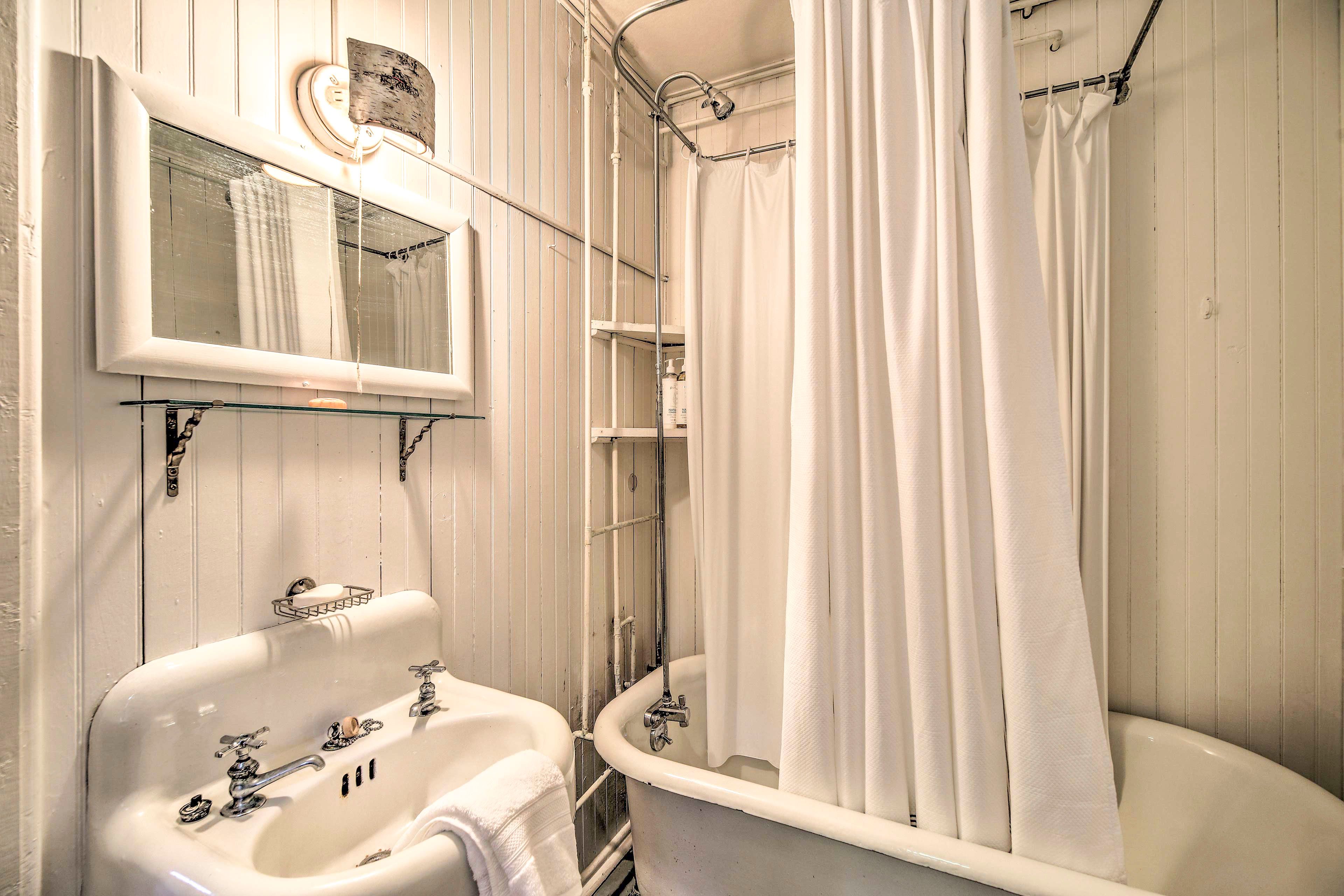 Full Bathroom